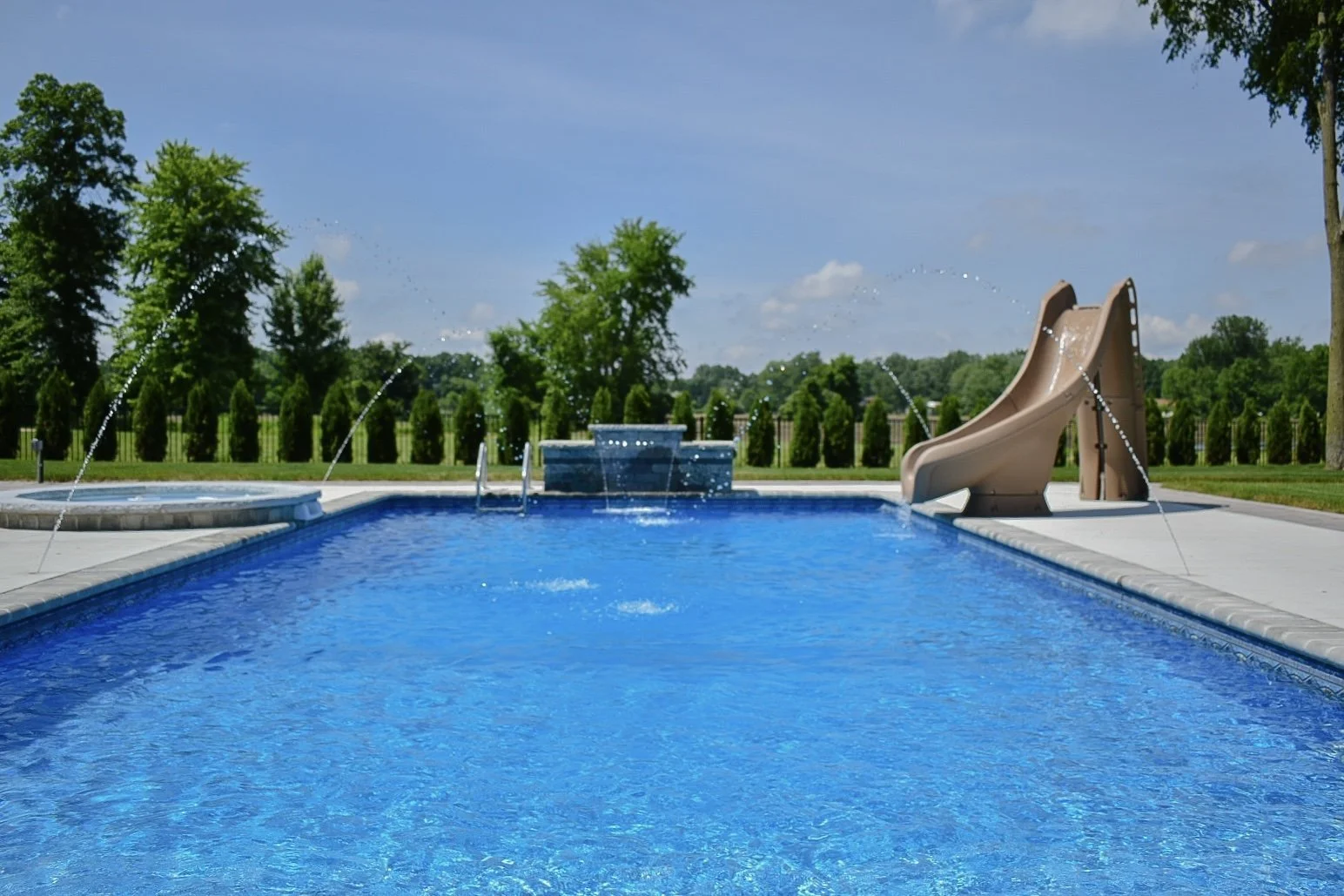 Fast Installation Fiberglass Pool in Trenton, MI: Your Backyard Oasis Awaits