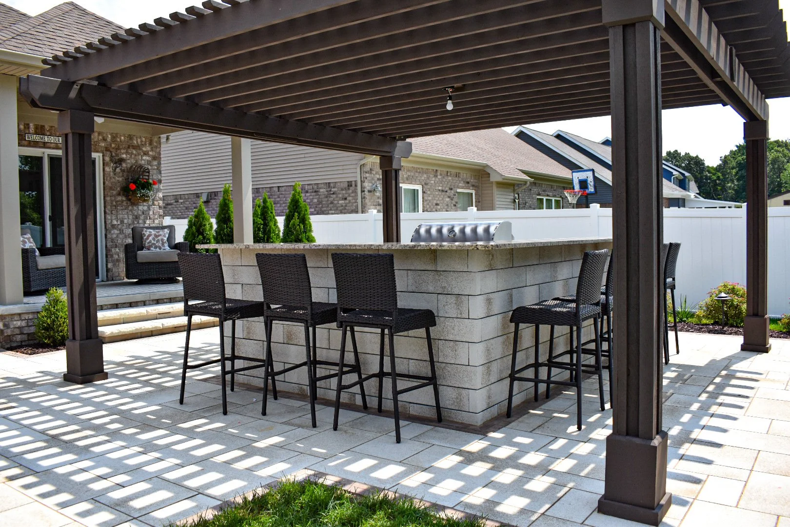 outdoor kitchen