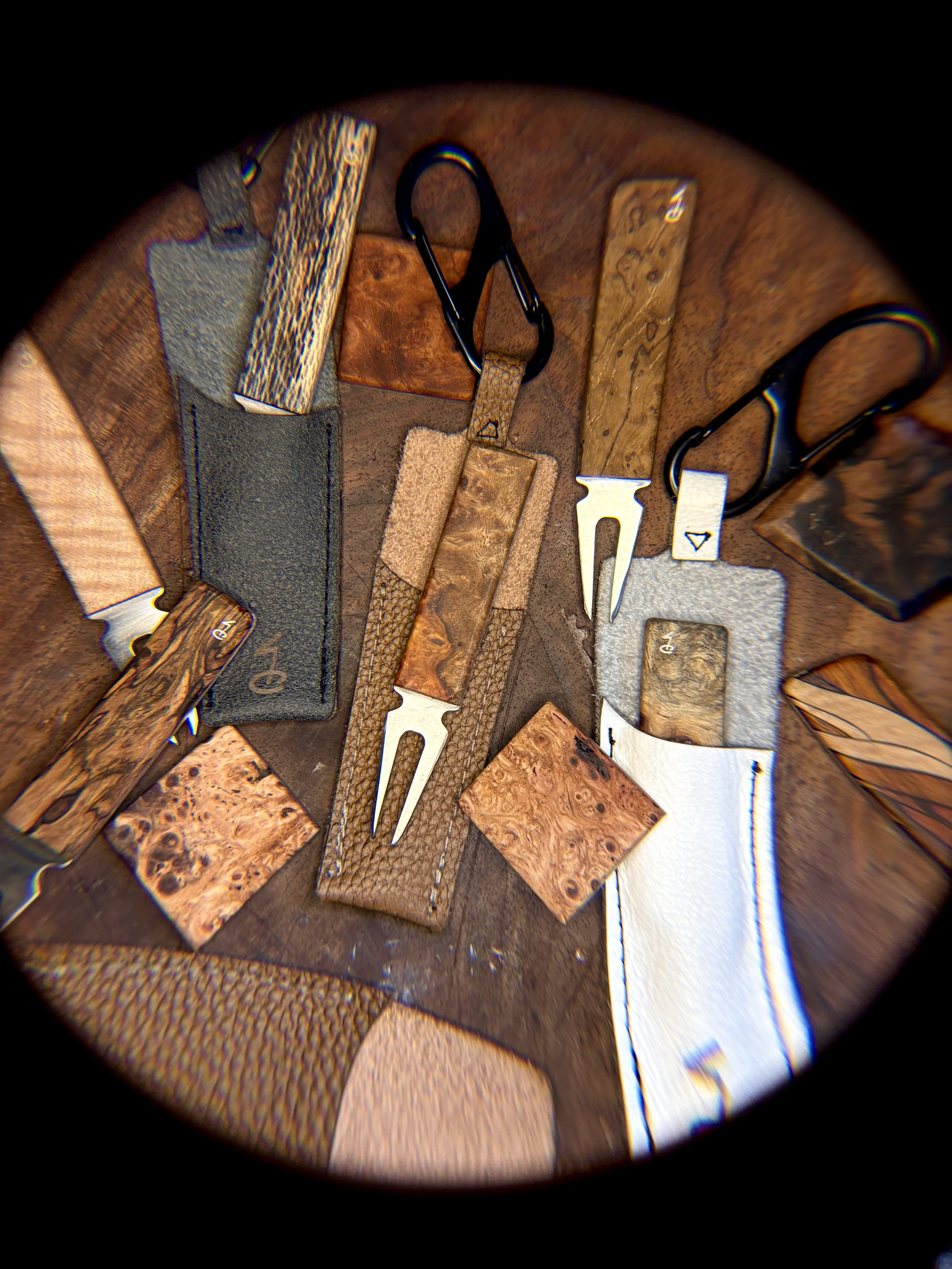 Mystery Divot Tool & Ball Marker Set