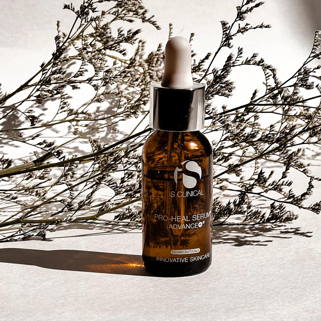 is-clinical-pro-heal-serum.webp