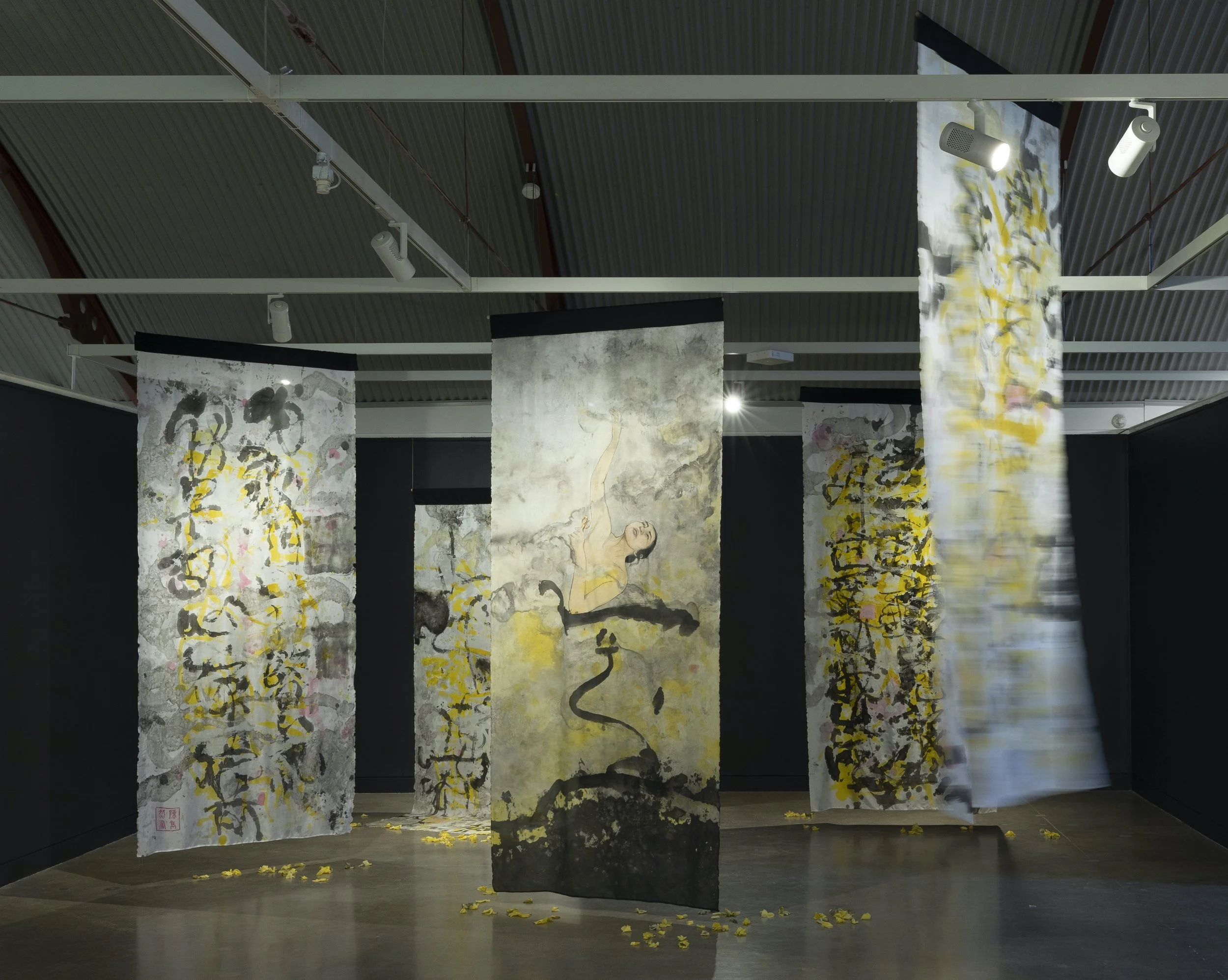 Girl in the Gloaming 墓夕, 2024. Silk dye on habotai silk, wax resist, decolourant, 14 carat gold thread, linocut print, cotton. Series of 5: each 305cm x 140cm. Photo by Jessica Maurer.