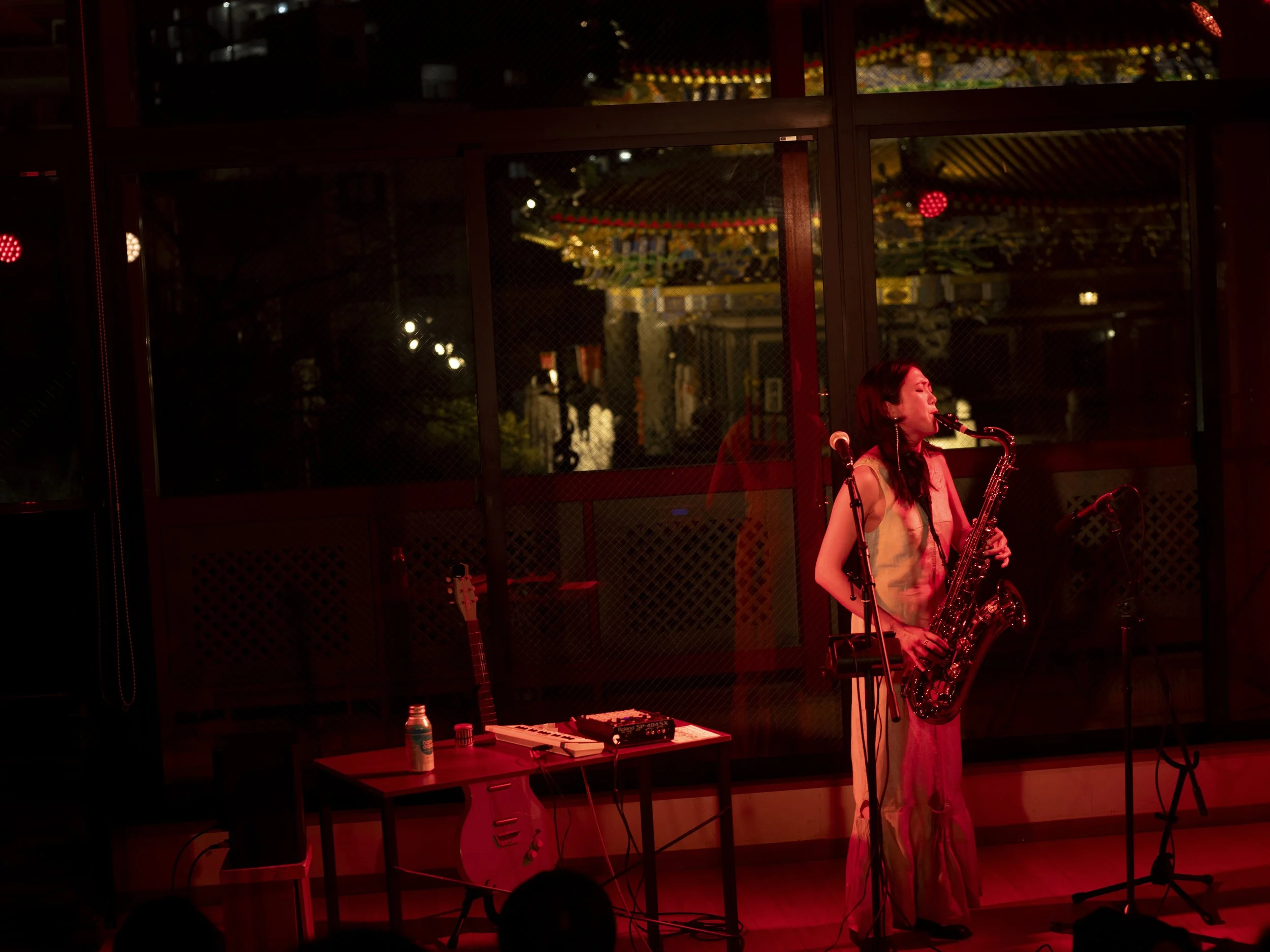 Performance at 8th Yokohama Triennale, Yokohama Kakyo Fujo Kai, Chinatown. Photo: KATO Hajime.