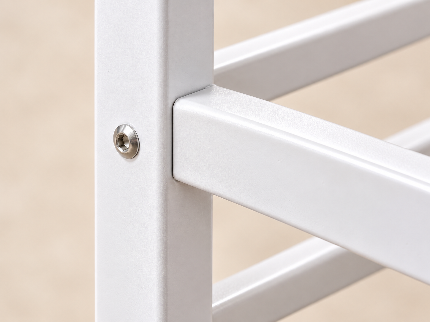 Perno hexagonal en soporte blanco-4.png