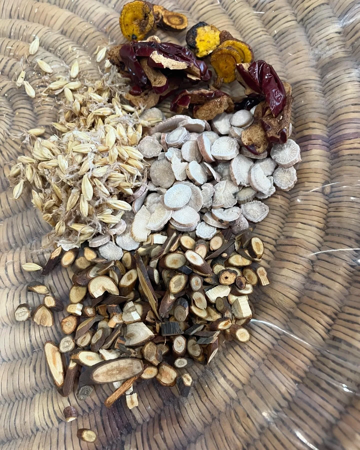 This Classical Chinese herbal formula is to support a patient with chronic fatigue. 

It&rsquo;s called Xiao Jian Zhong Tang or Minor Construct the Middle Decoction and contains only 6 ingredients: cinnamon twig, white peony root, honey fried liquori