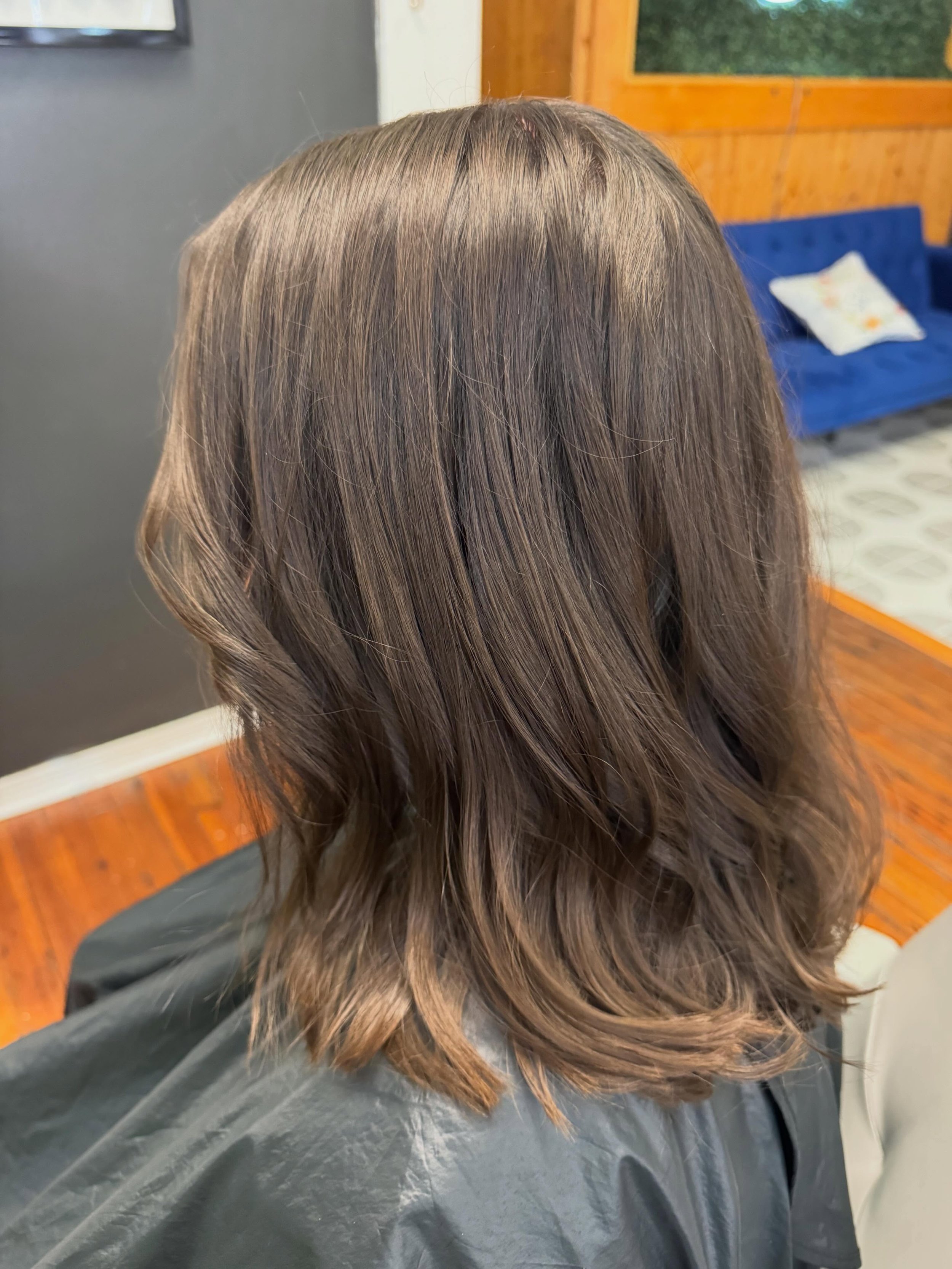 There&rsquo;s something therapeutic about a big chop. ✂️

Not because it&rsquo;s just hair - but because sometimes letting go of the old makes room for something better. 🤎

Several inches gone. Confidence restored.

#BigChop #HealthyHair #HairTransf