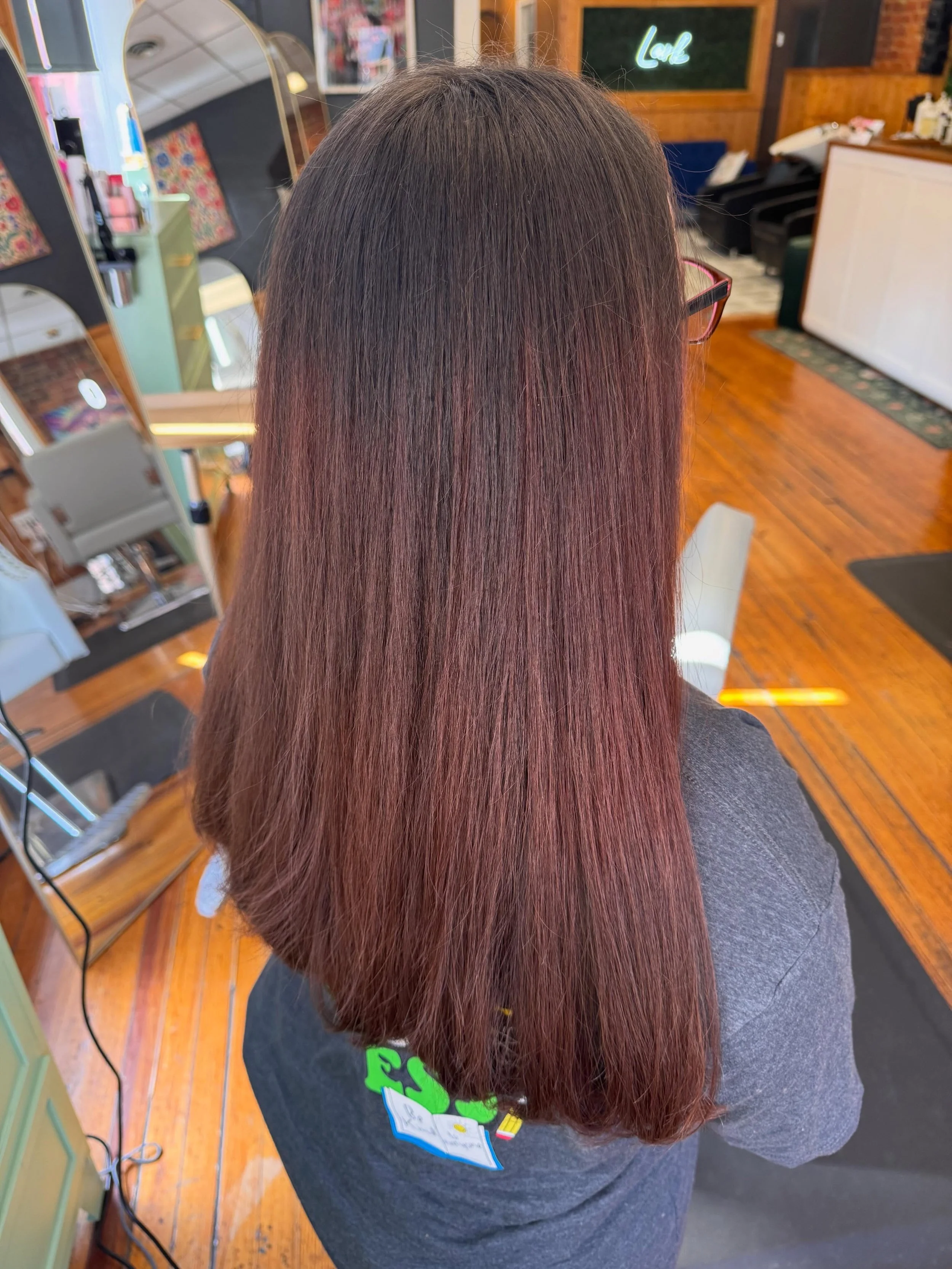 A major transformation for this beautiful guest. 

We removed 6&ndash;7 inches of the length, added long layers and face-framing for movement, then finished with a smooth blowout to showcase her healthy, refreshed hair.

Sometimes the biggest change 