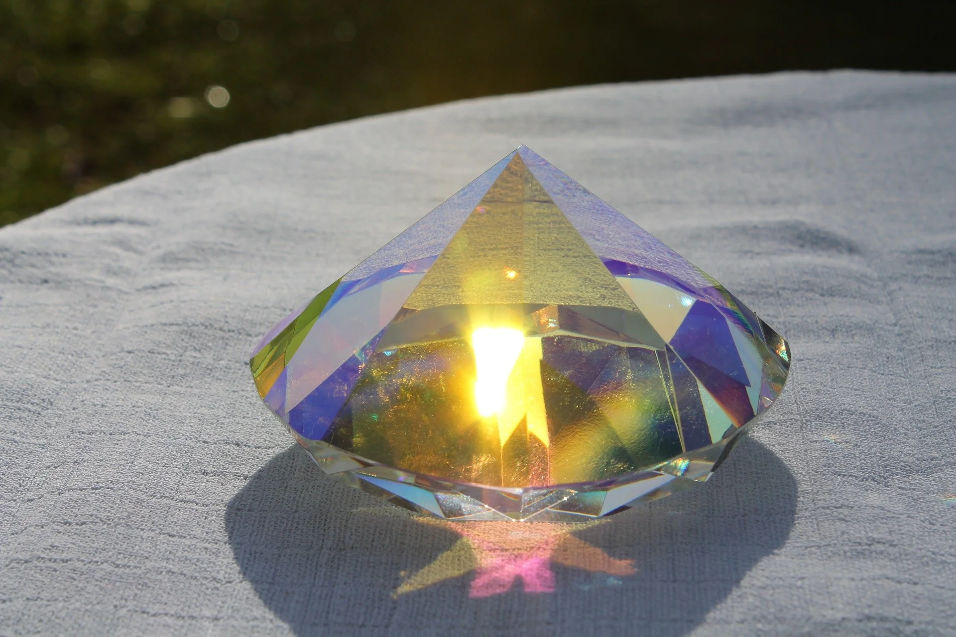 diamond-g0afe26702_1920.jpg