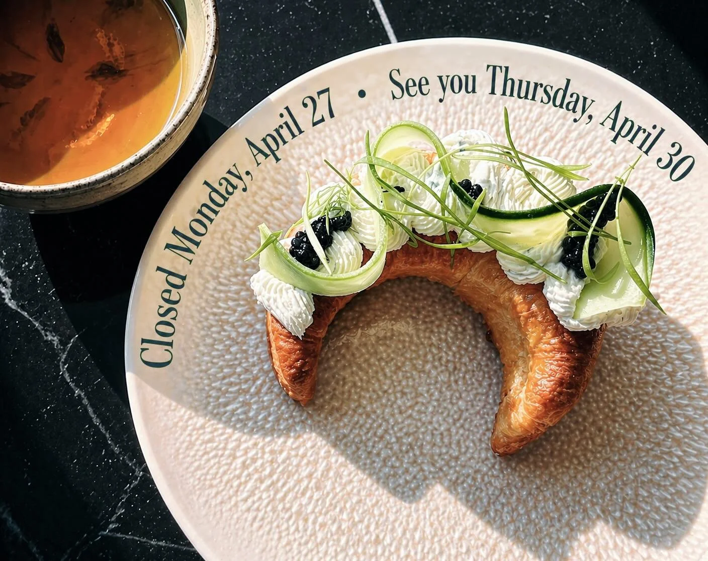 Monday Pause.
See you Thursday, April 30
#NudiBlue #Pastrieslover #AfternoonTea #Sipalittlelonger