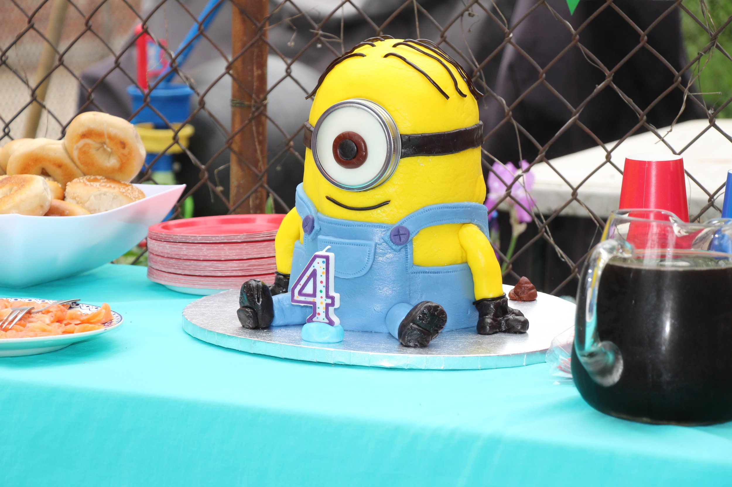 cake-minion-stuart-one-eye-mmf-marshmallow-fondant.jpg
