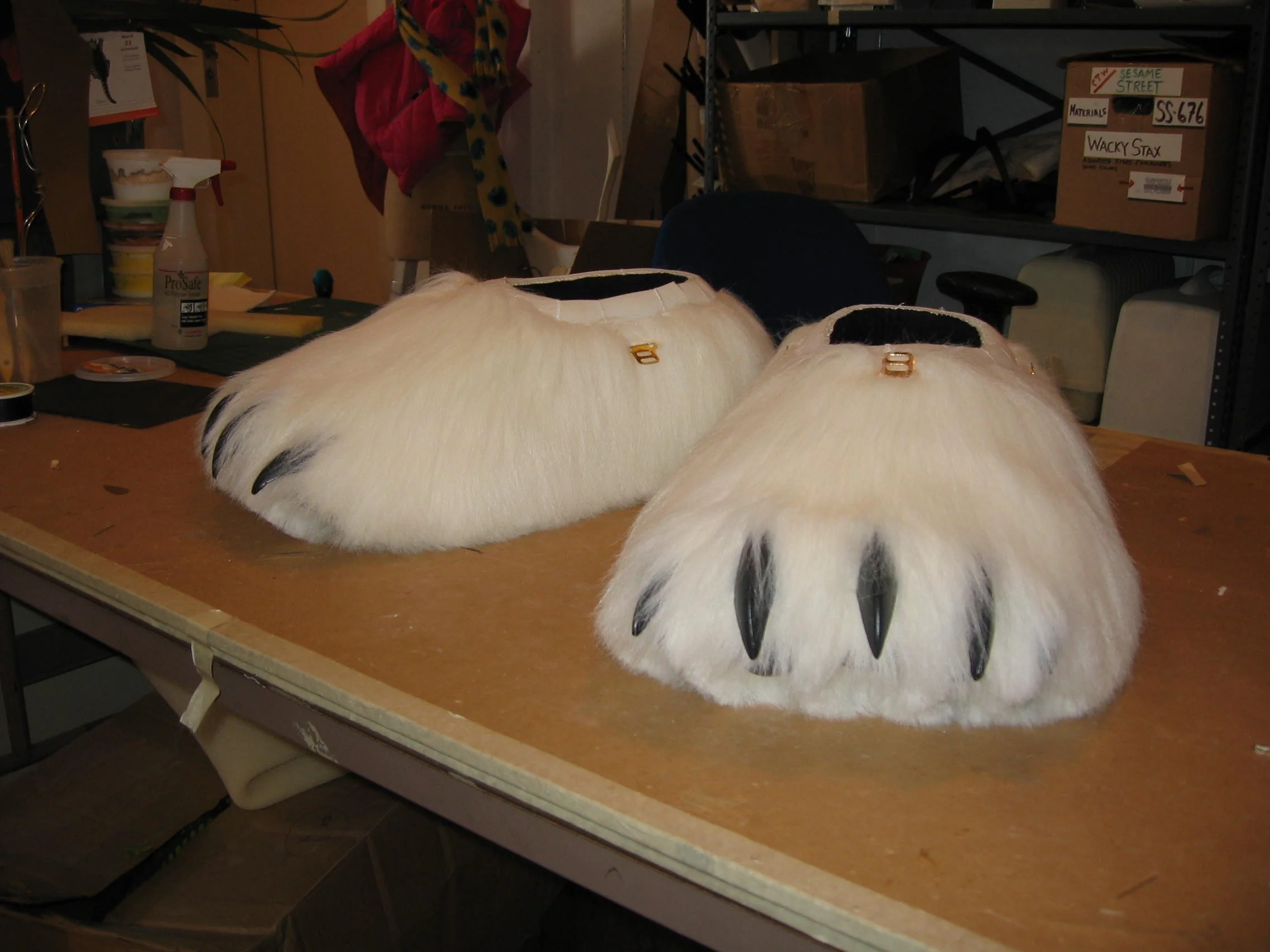 coca-cola-polar-bear-feet.jpg