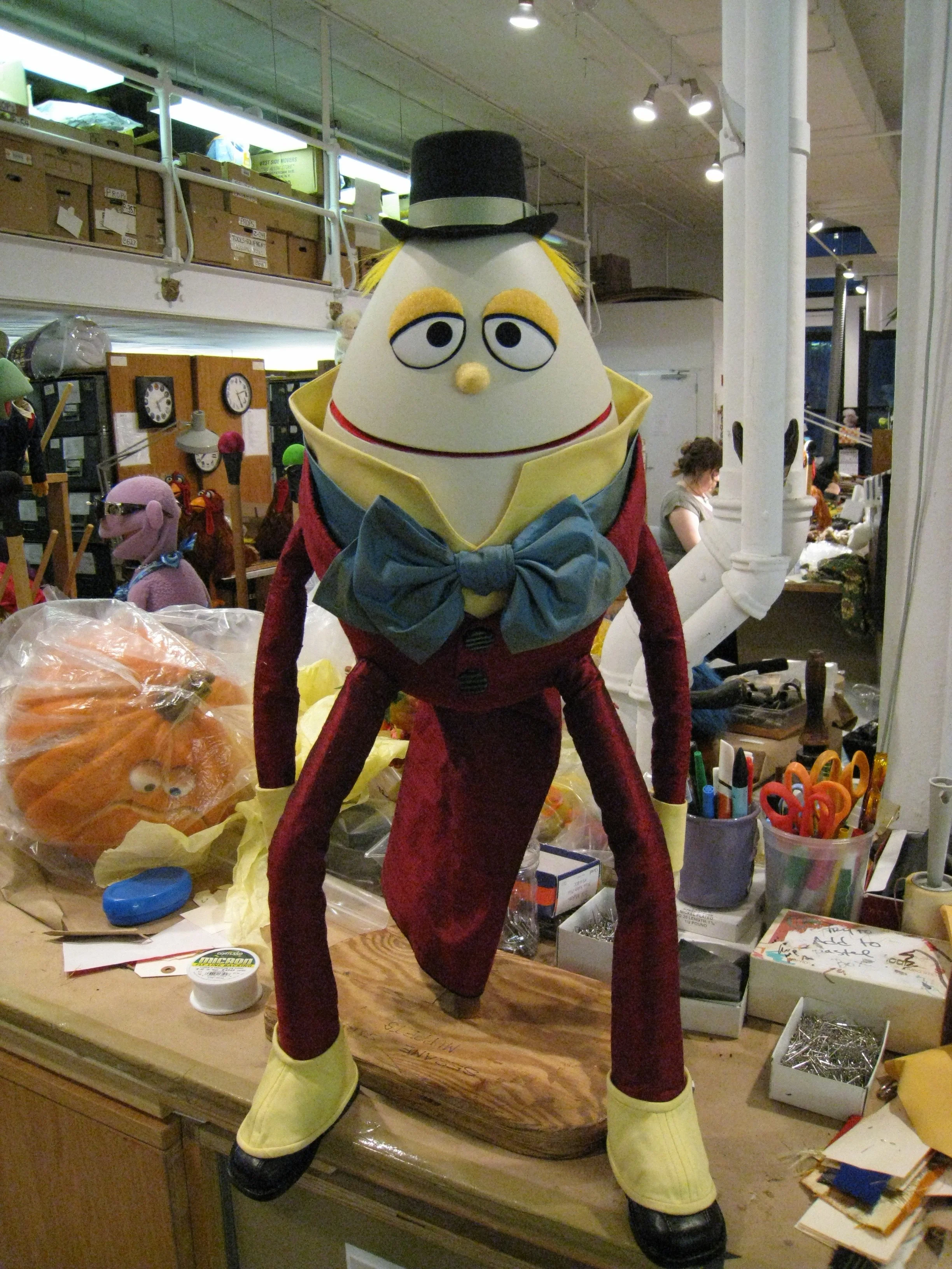 sesame-street-humpty-dumpty-puppet.jpg