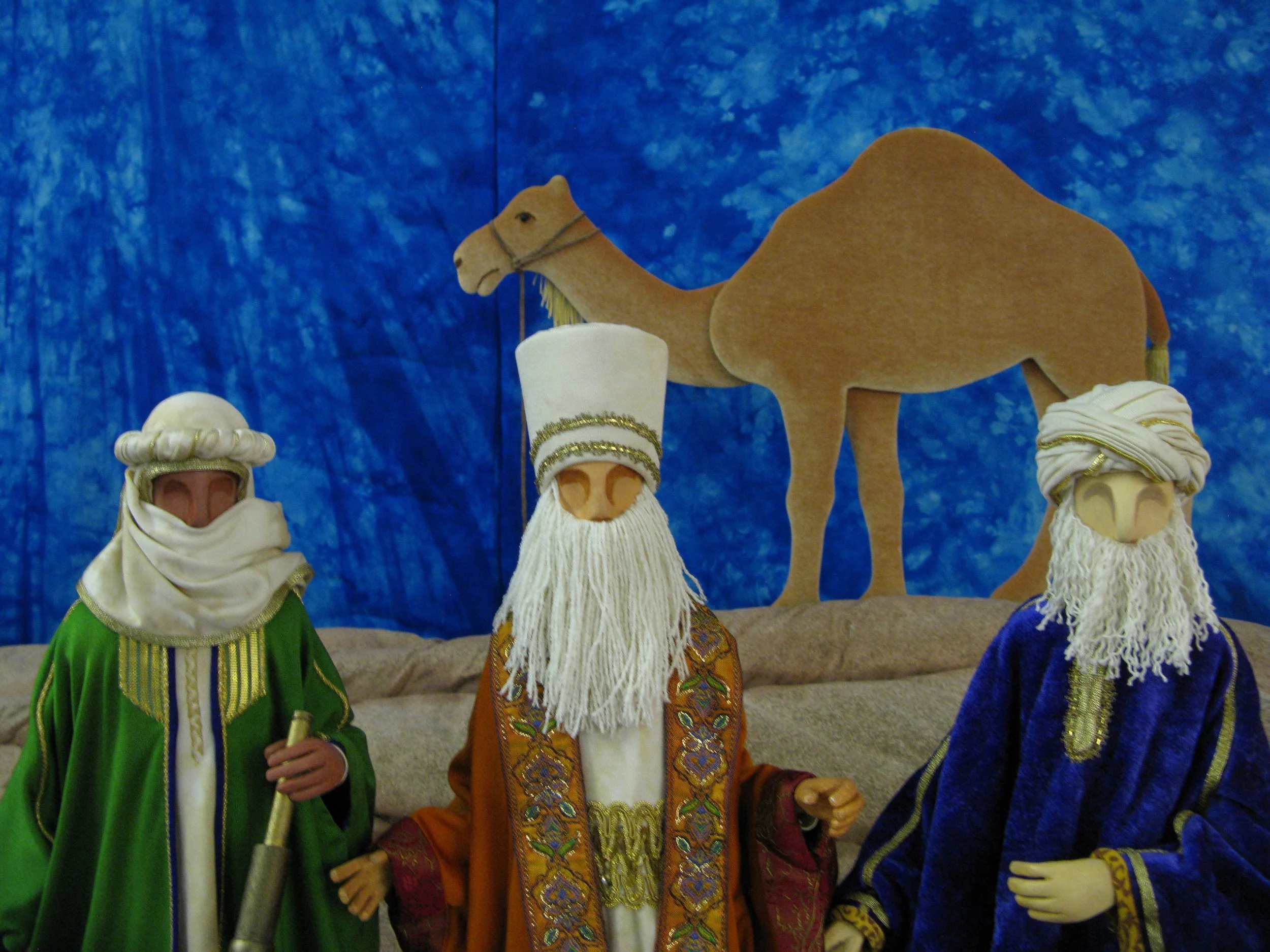 jim-henson-co-jane-henson-nativity-camel-wisemen-puppets.jpg
