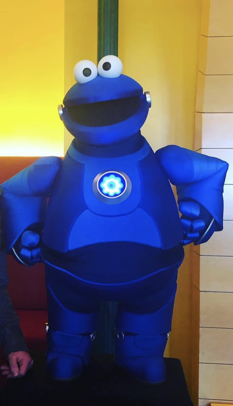 sesame-street-mecha-cookie-monster-puppet.png