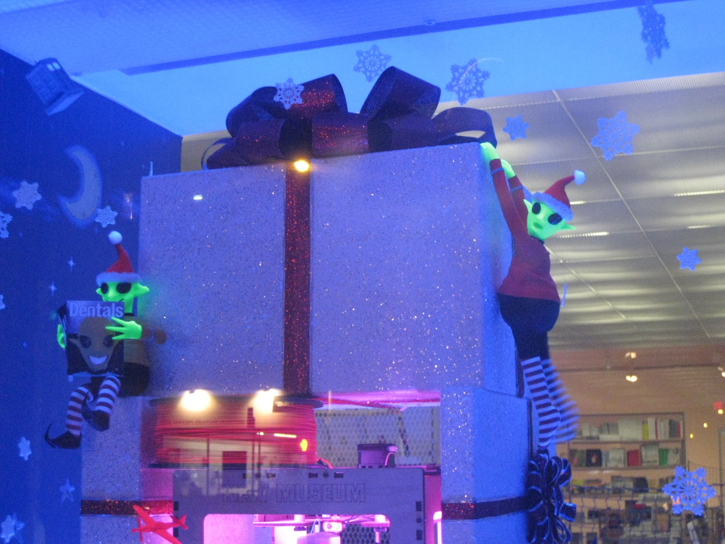 new-museum-sci-fi-holiday-window-makerbot.elves.jpg