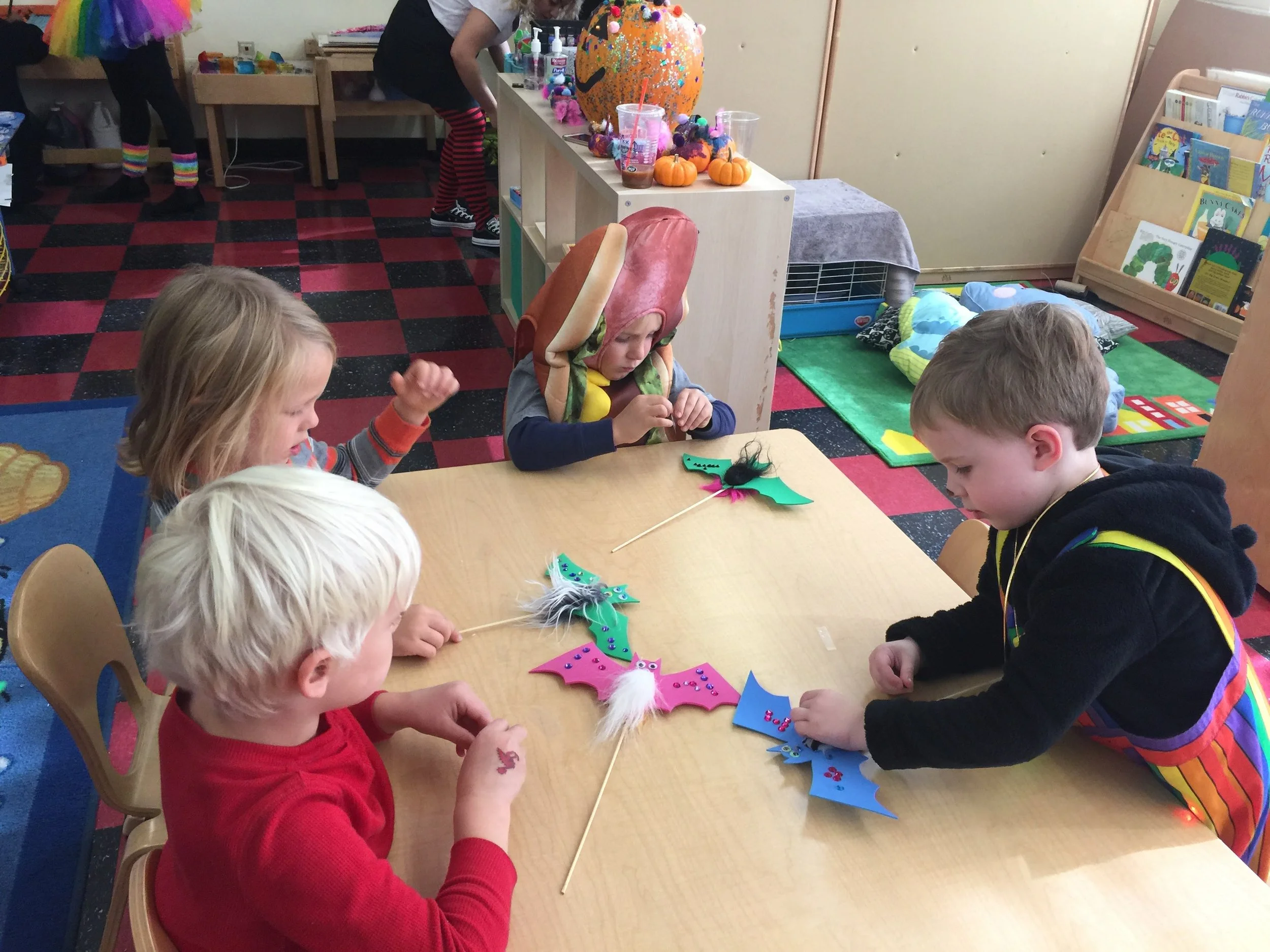 school-projects-bat-puppets-decorate.jpg