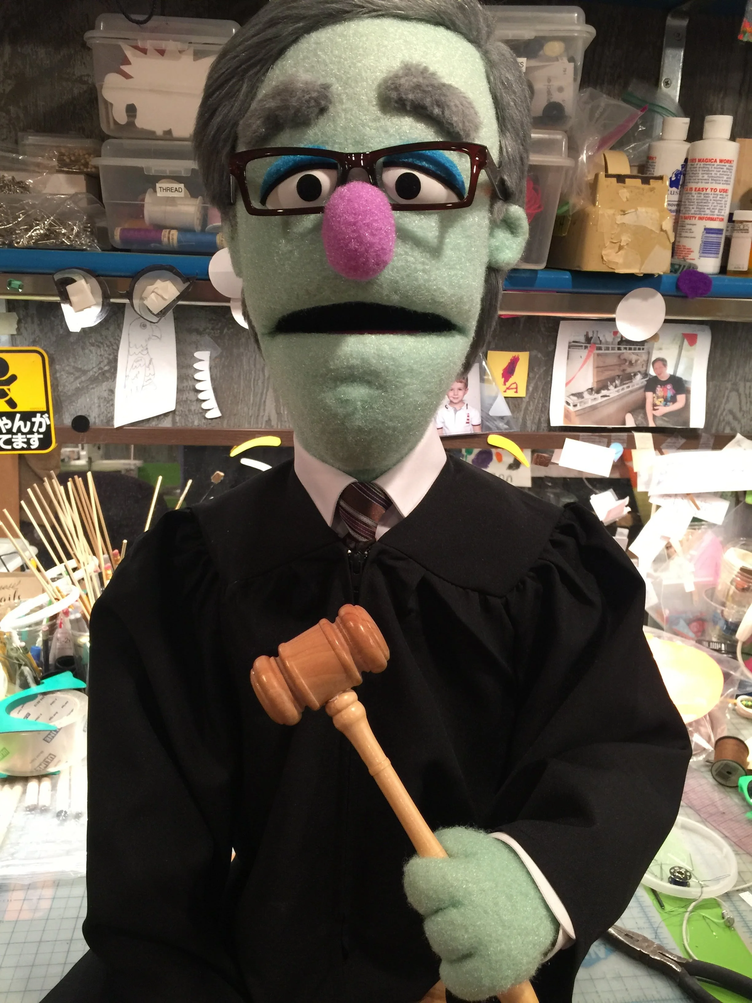 unbreakable-kimmy-schmidt-judge-puppet.jpg