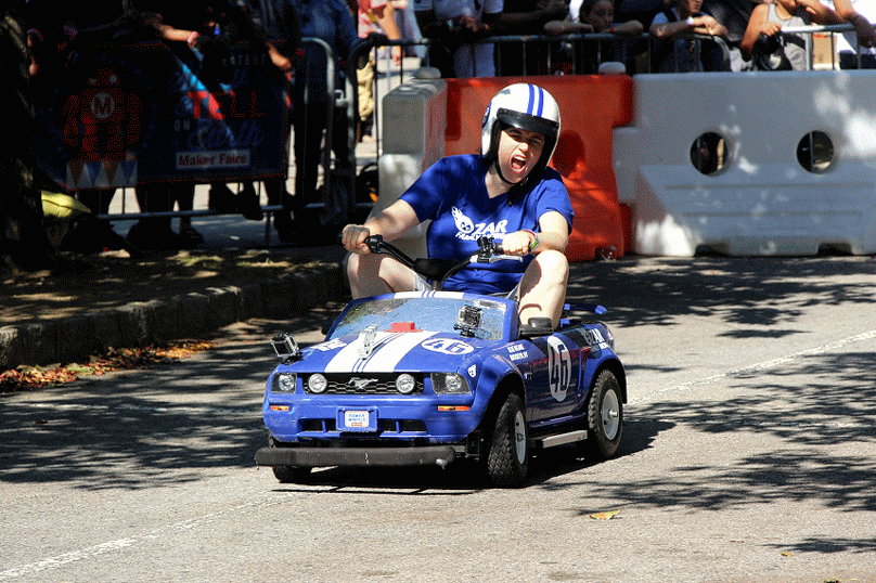 world-maker-faire-power-racing-series-ozar-family-racing-animation.gif