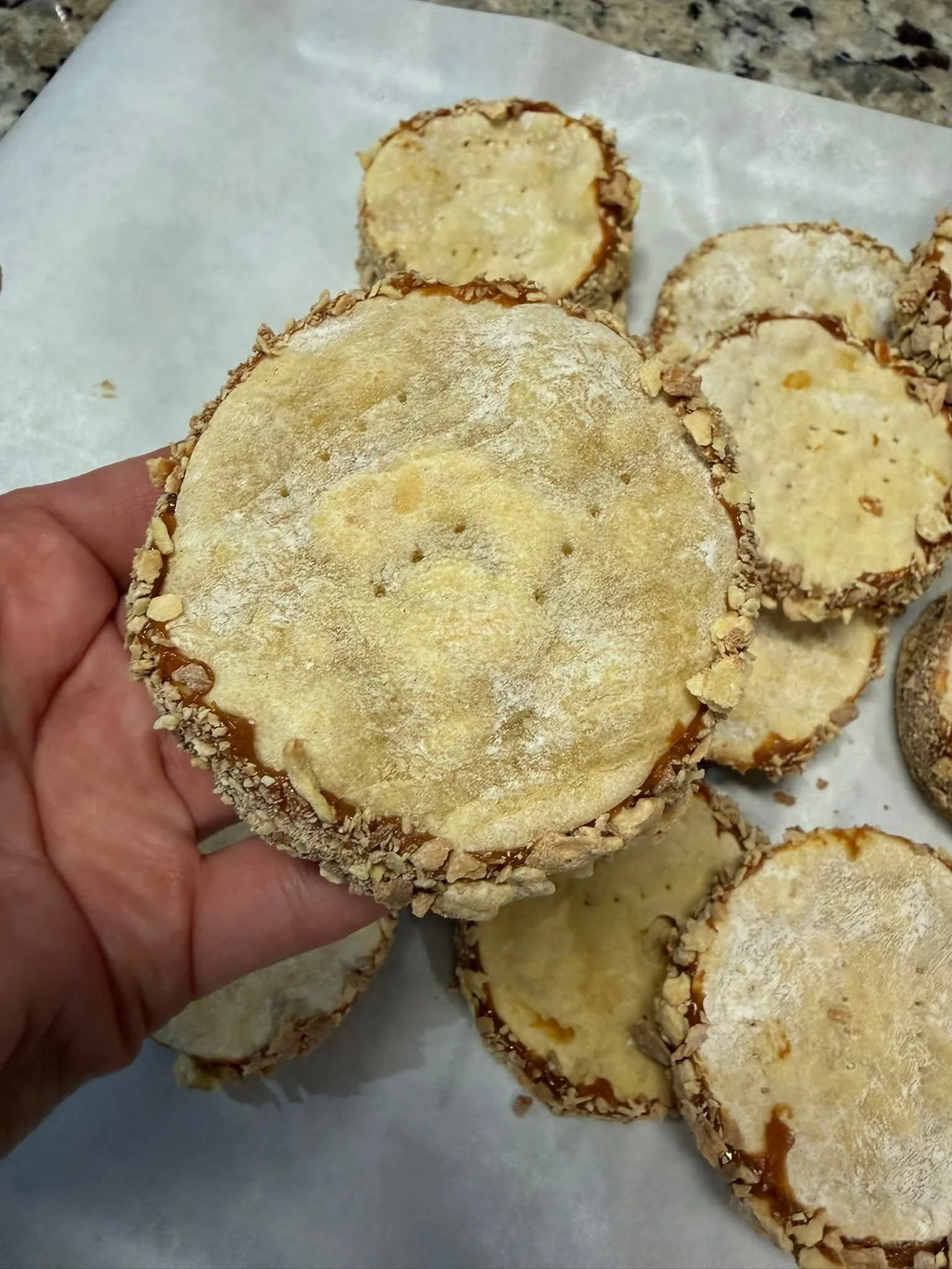 alfajor de hojarasca.jpg