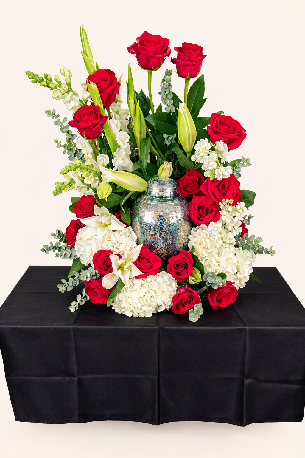 Lush Elegance Urn Setting