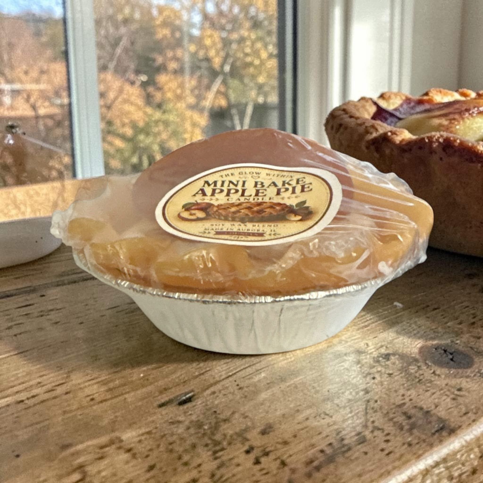 Mini baked apple pie
