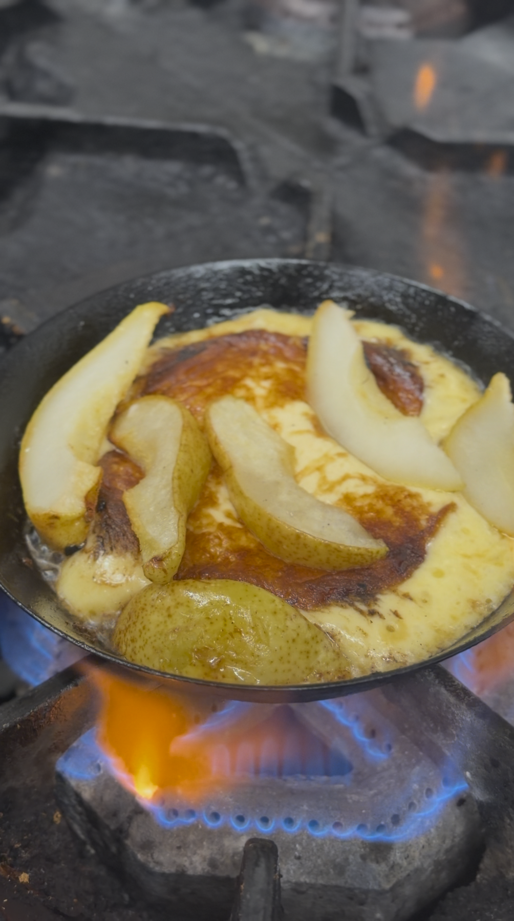 PROVOLONE LA POSITIVA CON PERAS ASADAS