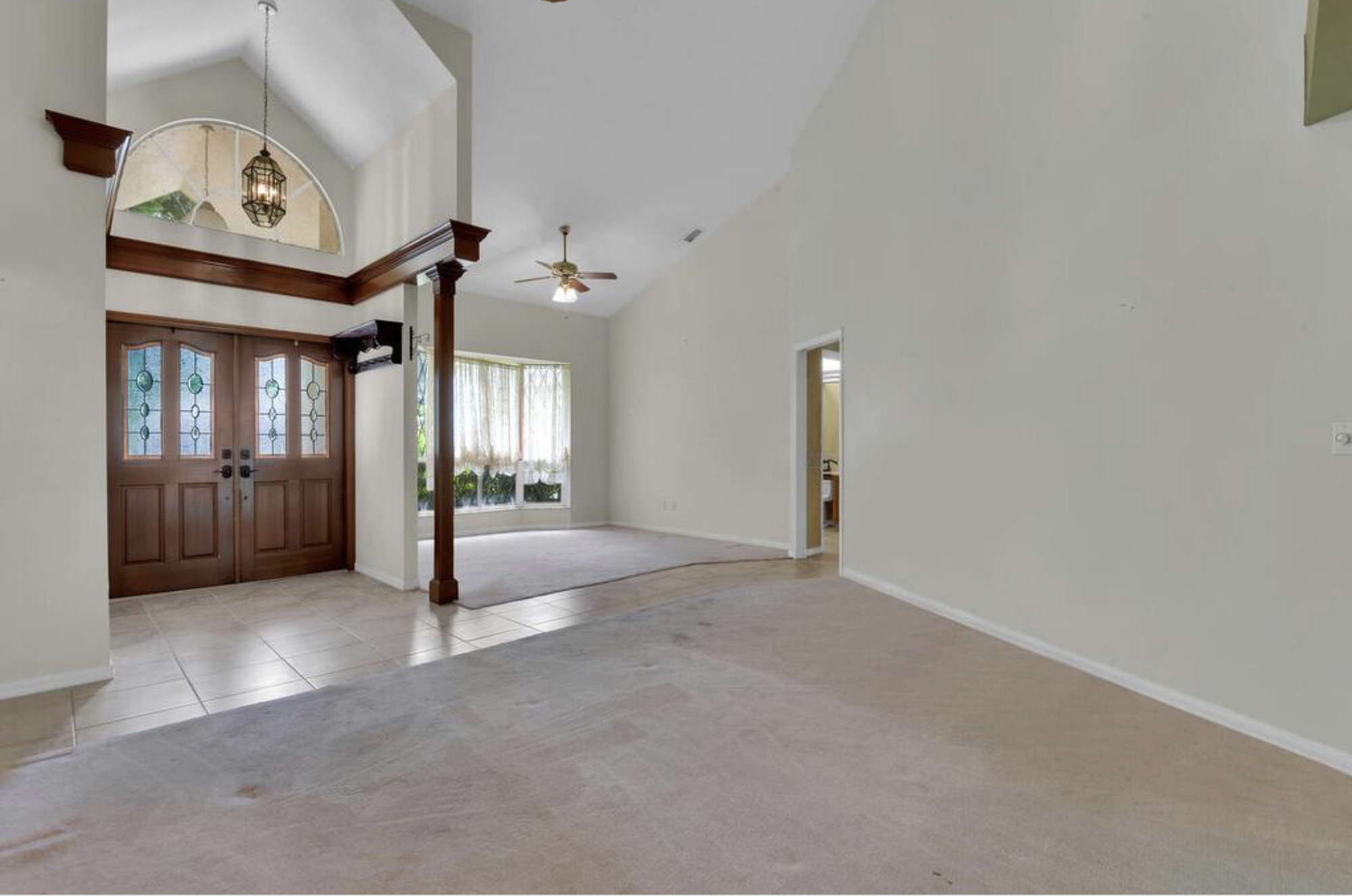 Living ROom_Entry_Dining - Before.png