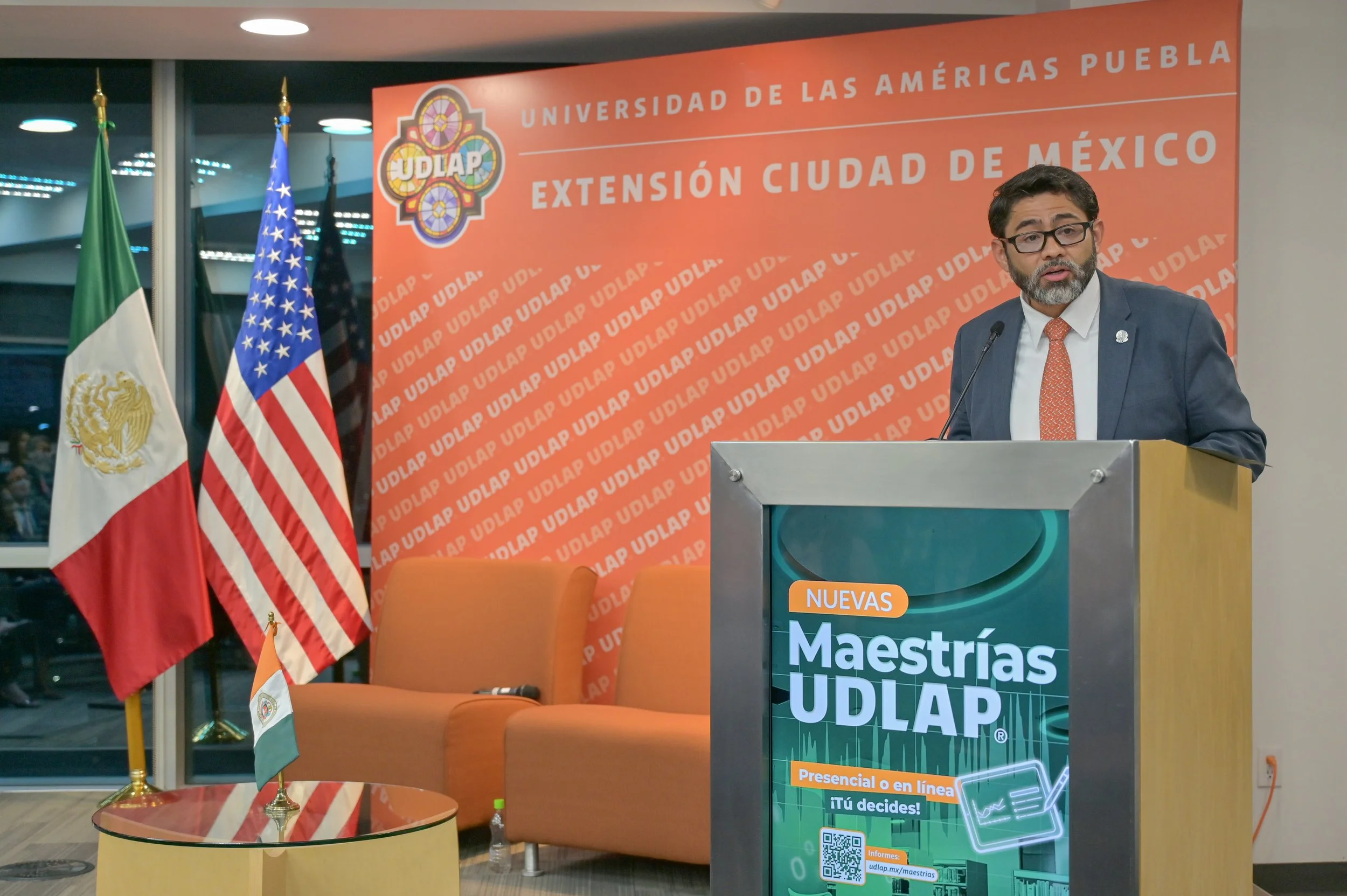 HHH_2212 12.21.05 a.m..jpg