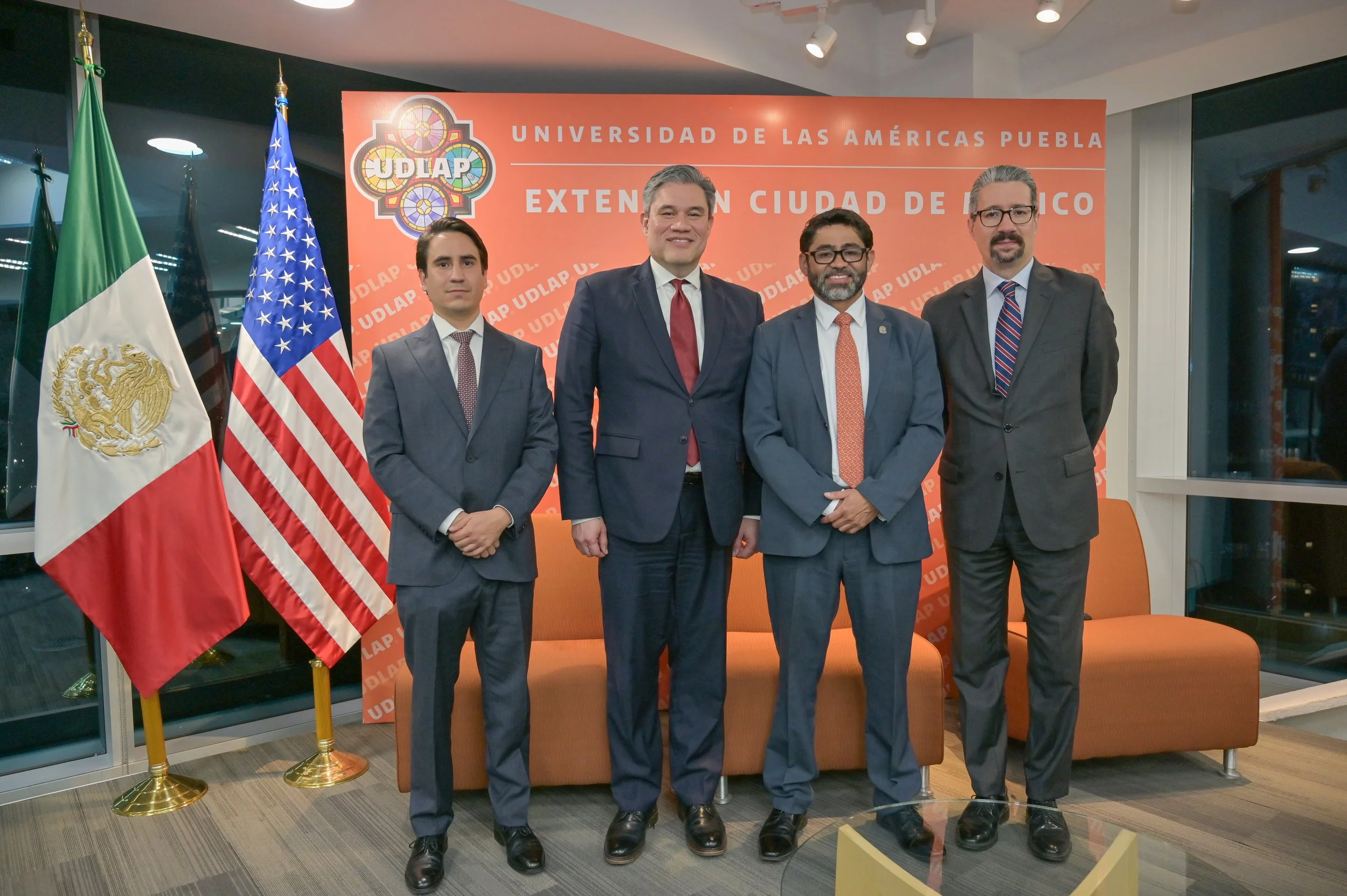 HHH_2242 12.21.05 a.m..jpg