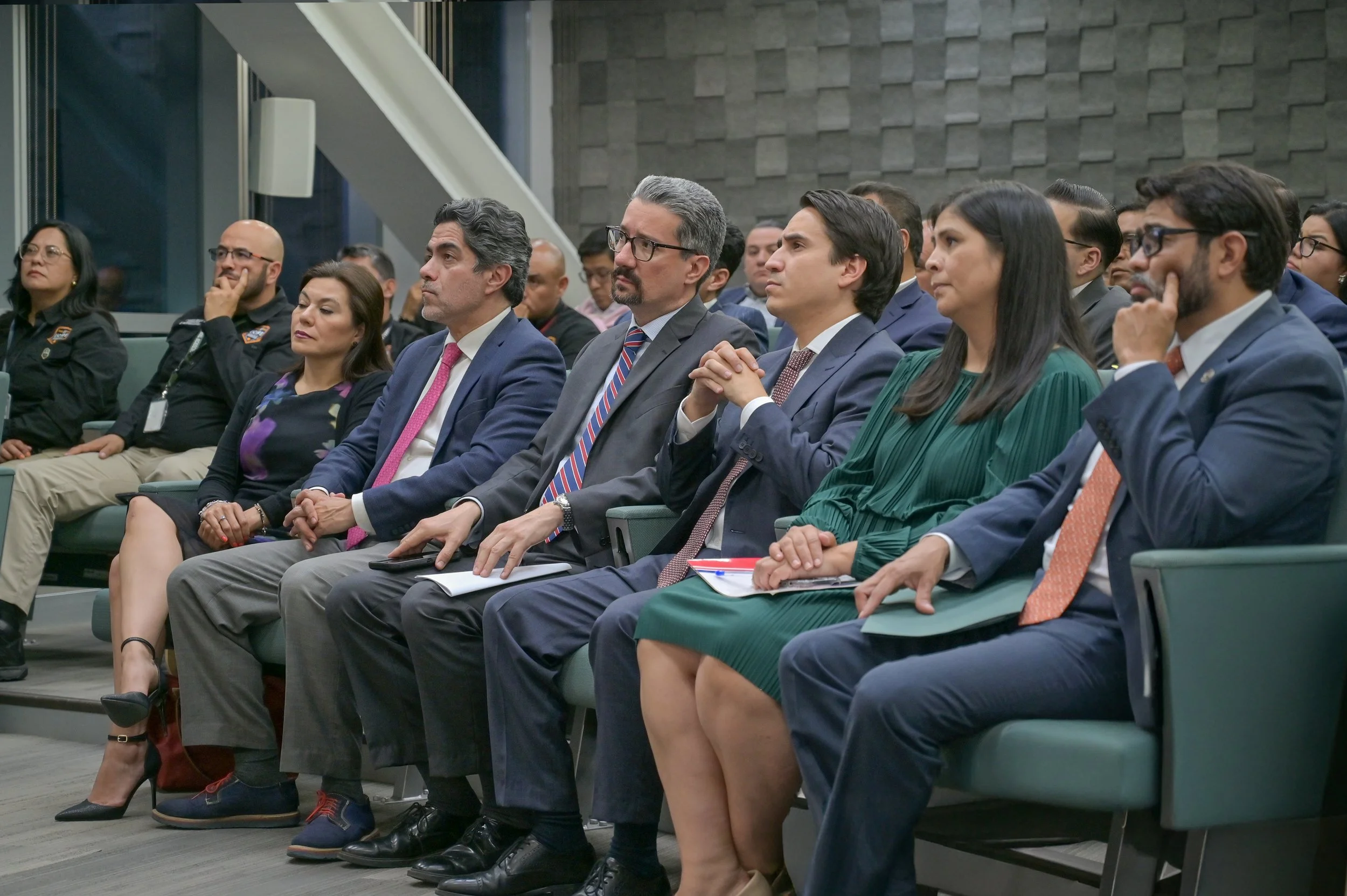 HHH_2187 12.21.05 a.m..jpg