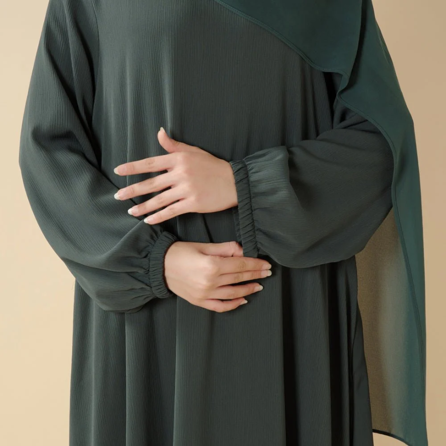 Green cuff sleeves.png