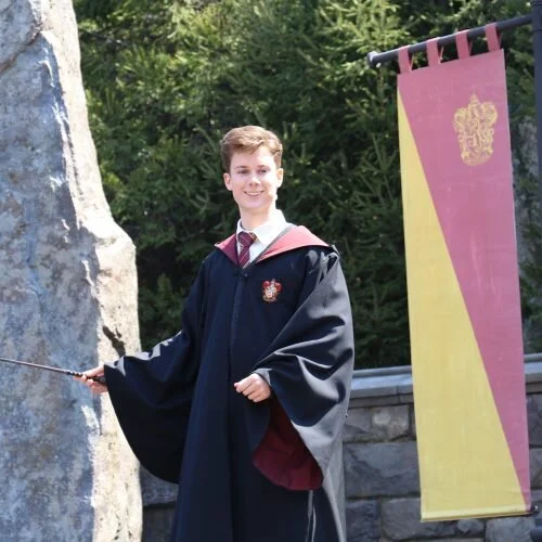 Male Hogwarts Student.jpg