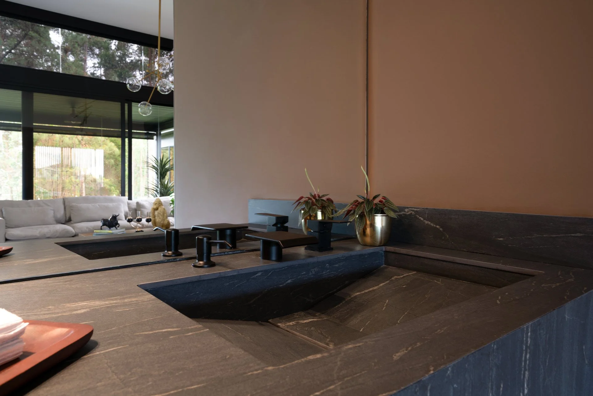 Baño social-Mesón Belvedere Black-Mate(2).jpg