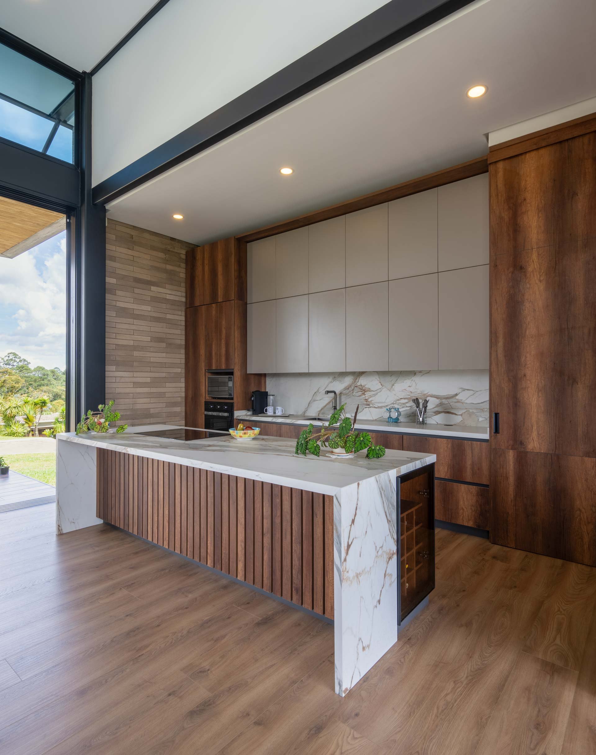 Casa Toscana-Mesón y salpicadero-Gramarston® Calacatta Macchia Vecchia-05 (1).jpg