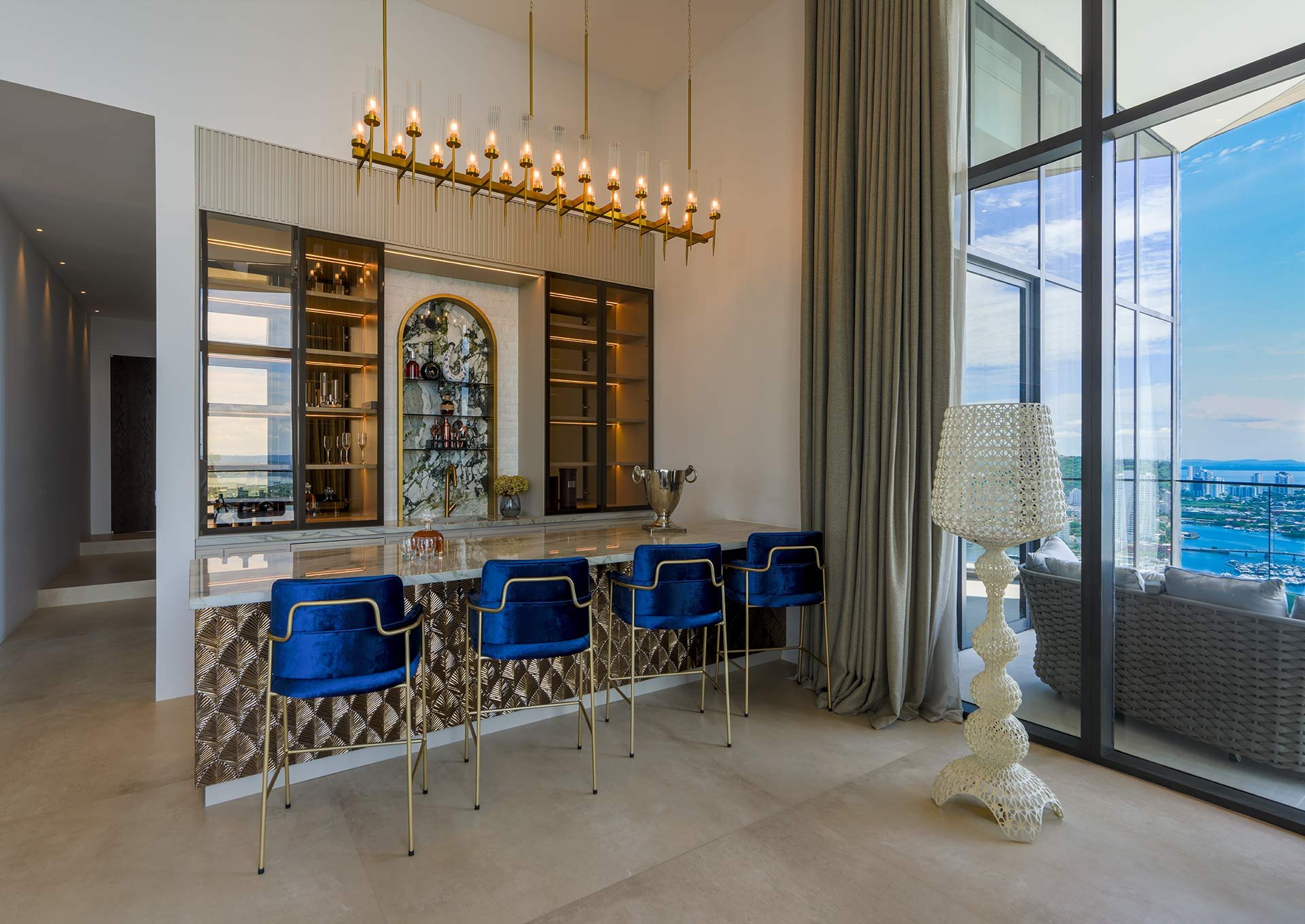 Bar meson Quarzita Snow White_Nicho White Beauty-split face Marmol Blanco Zeuz _Piso Gramarston Arizona Sand-1-Gramar.jpg