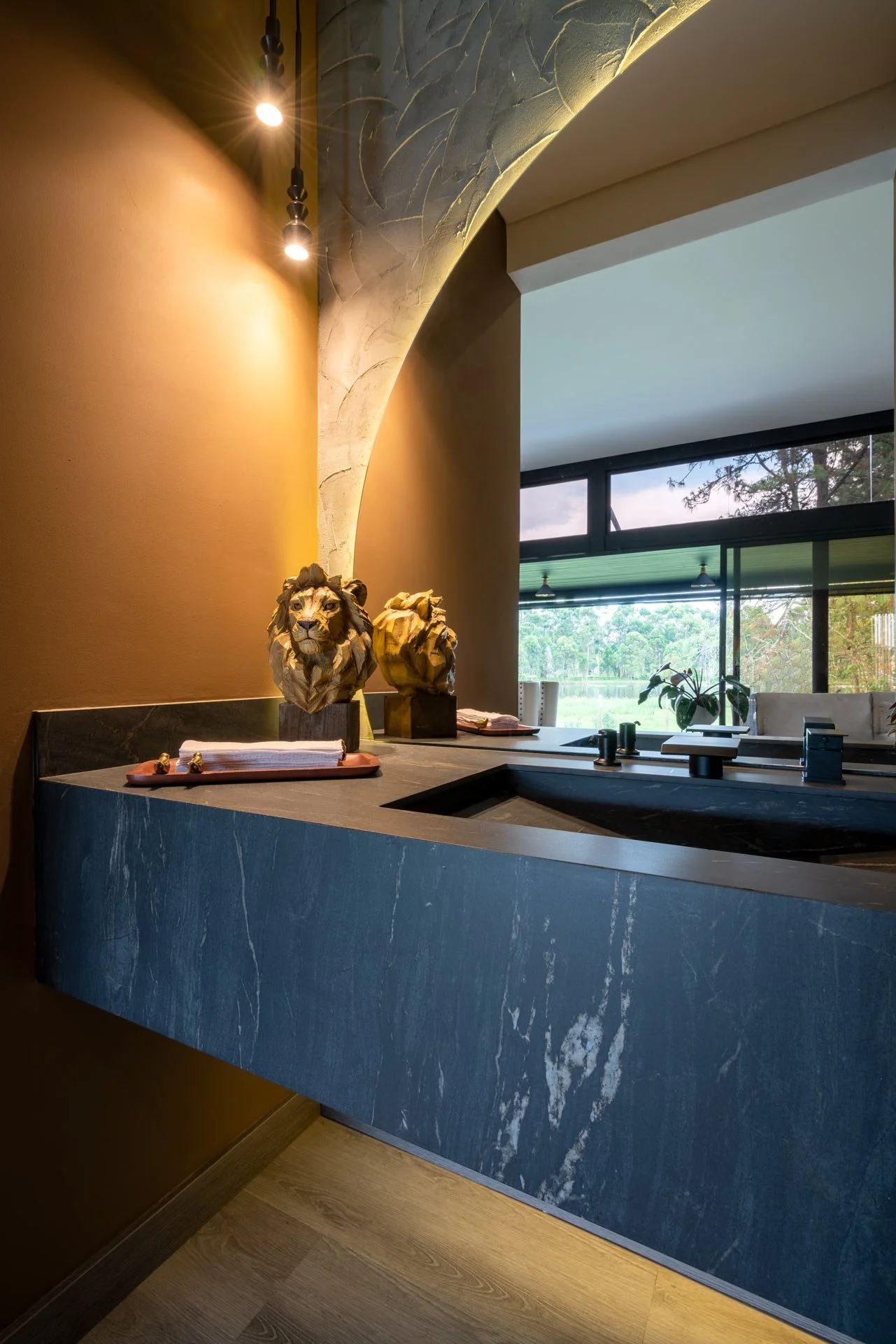 Baño social-Mesón Belvedere Black-Mate(3).jpg