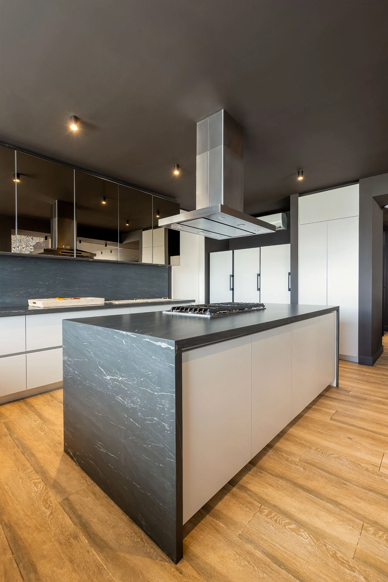 Casa Caujaral-Lungomare-Mesón e isla-Gramarston® Belvedere Black-08-gramar.jpg