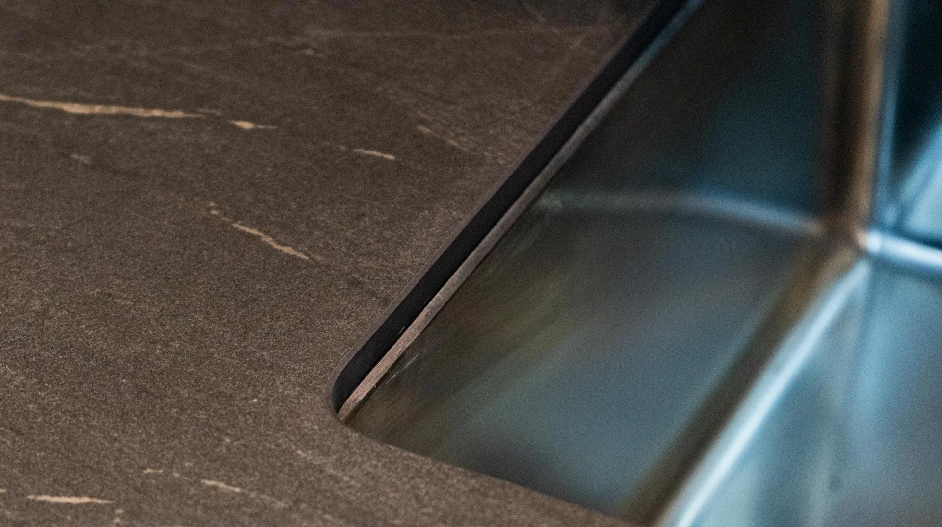 Salpicadero  belvedere black mate.jpg