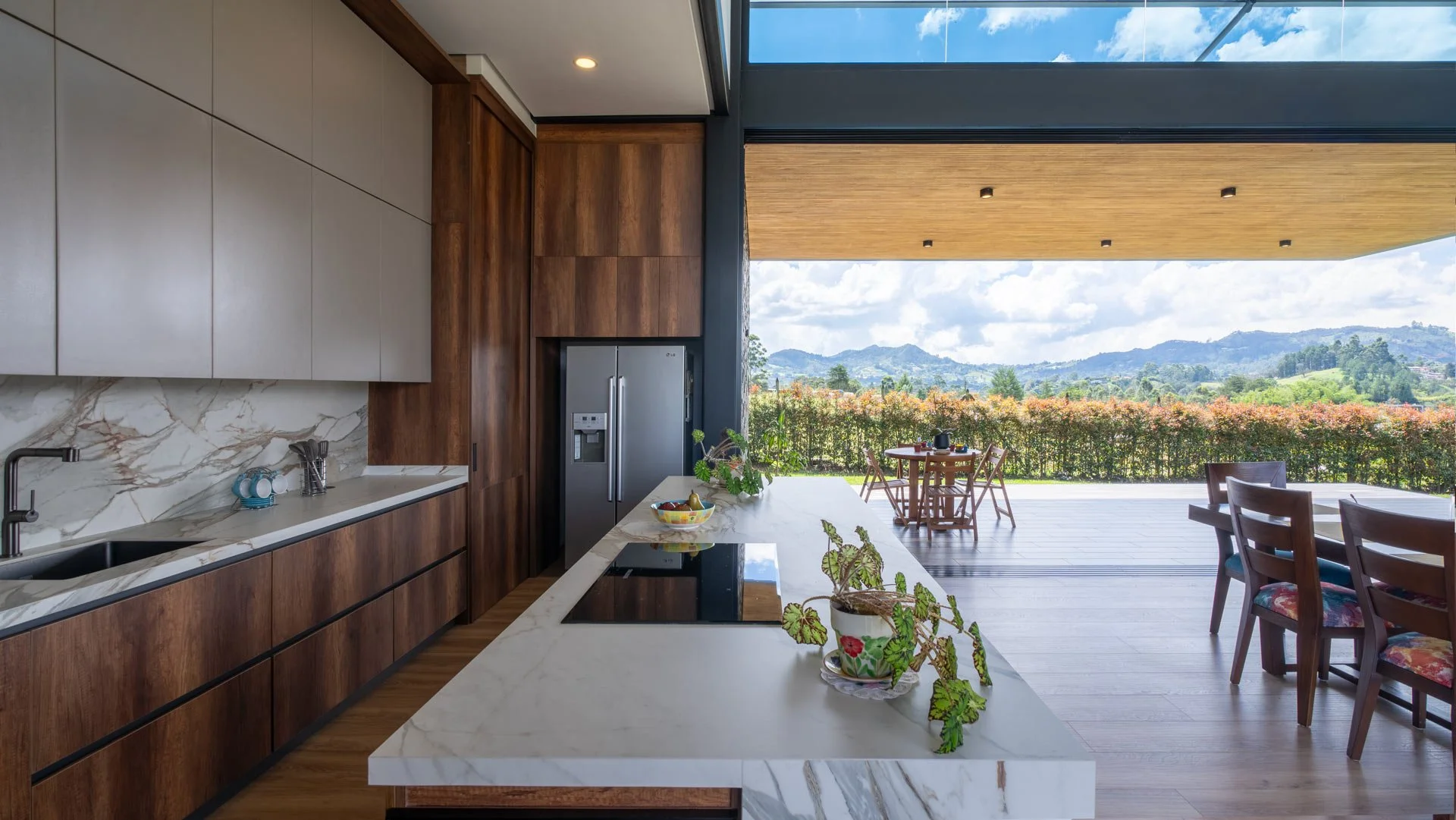 Casa Toscana-Mesón y salpicadero-Gramarston® Calacatta Macchia Vecchia-08.jpg