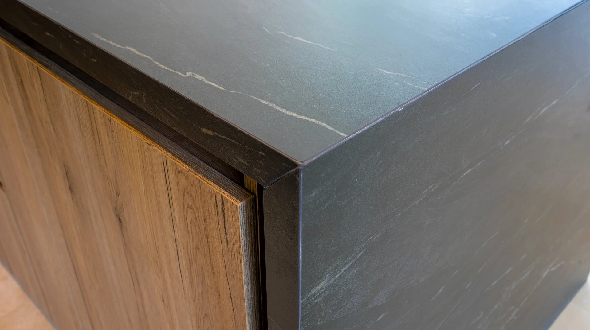 Casa Tierra Quimbaya C9-Mesón e Isla-Belvedere Black by Ascale-16.jpg