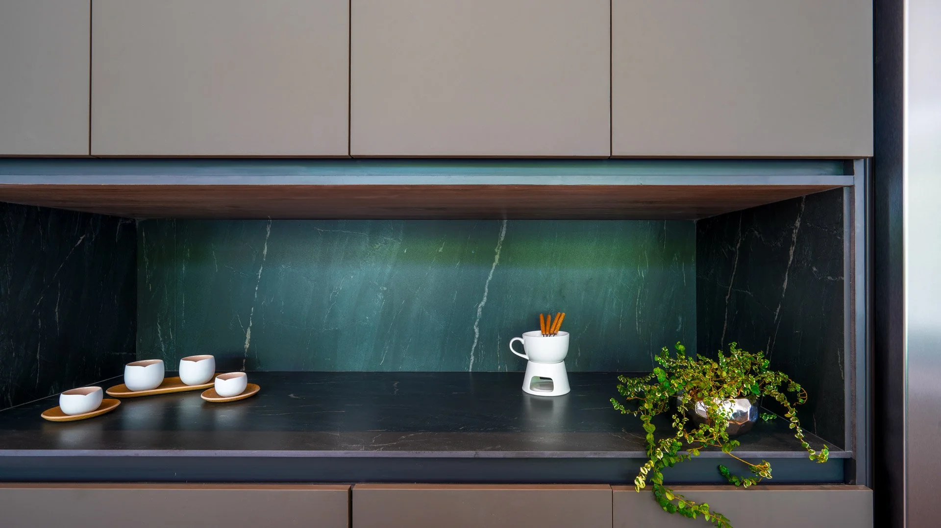 Casa Tierra Quimbaya C9-Mesón e Isla-Belvedere Black by Ascale-09.jpg