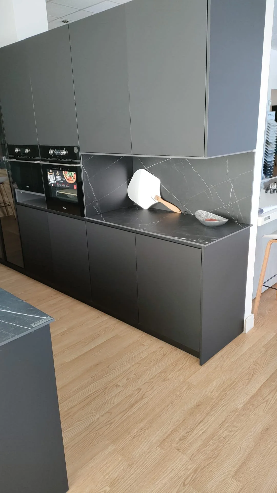 Marquina black 2.jpg