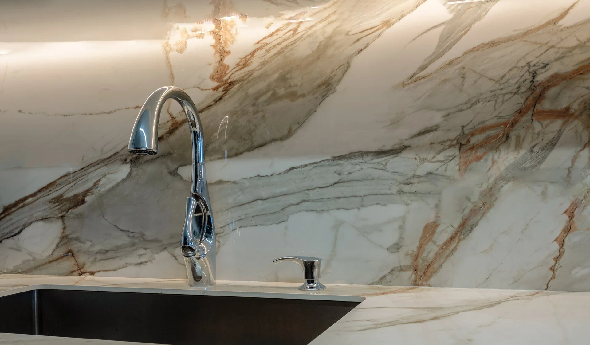 Cocina-Meson Calacatta Macchia Vecchia-17.jpg