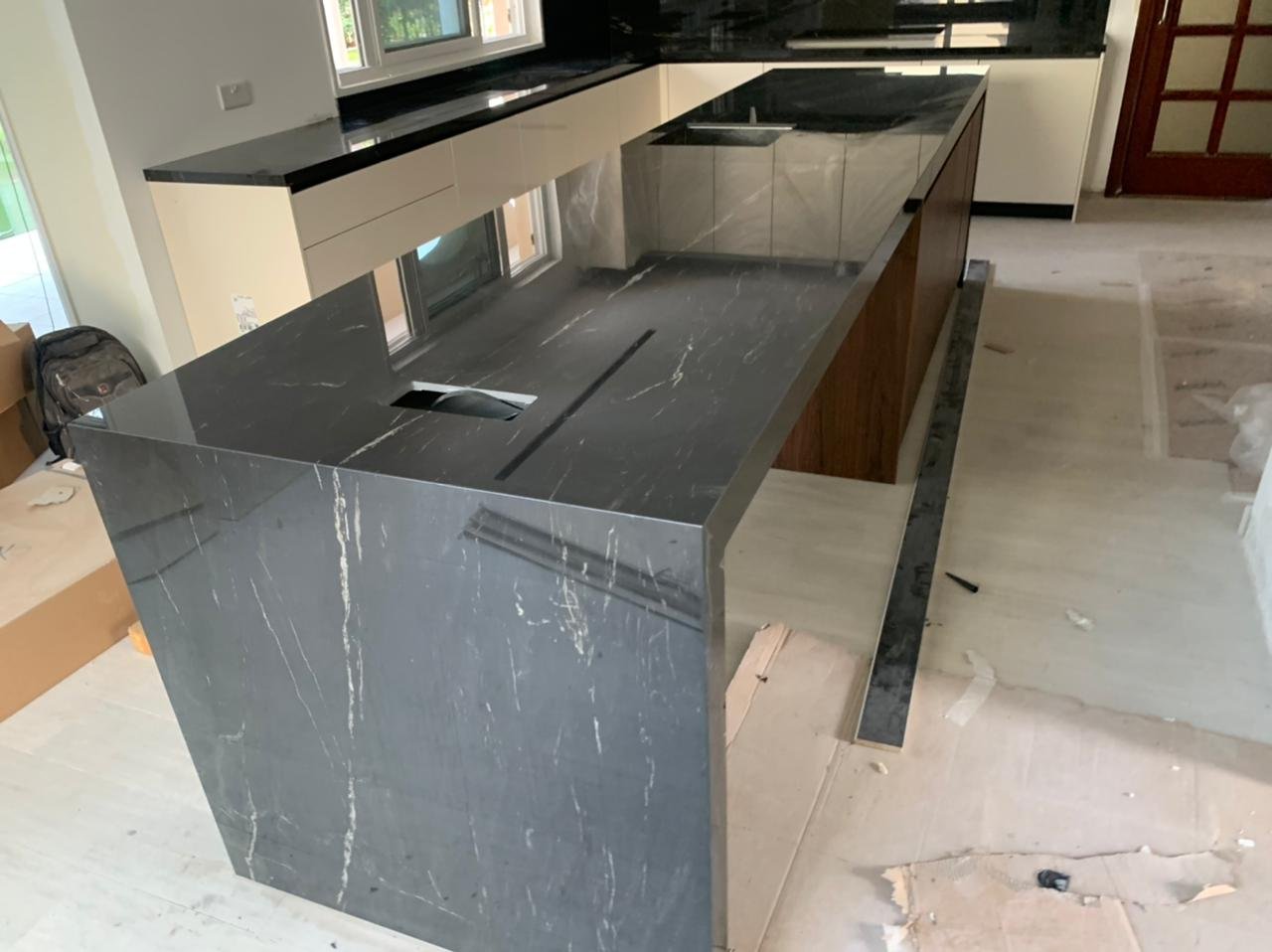 Belvedere black p.jpeg