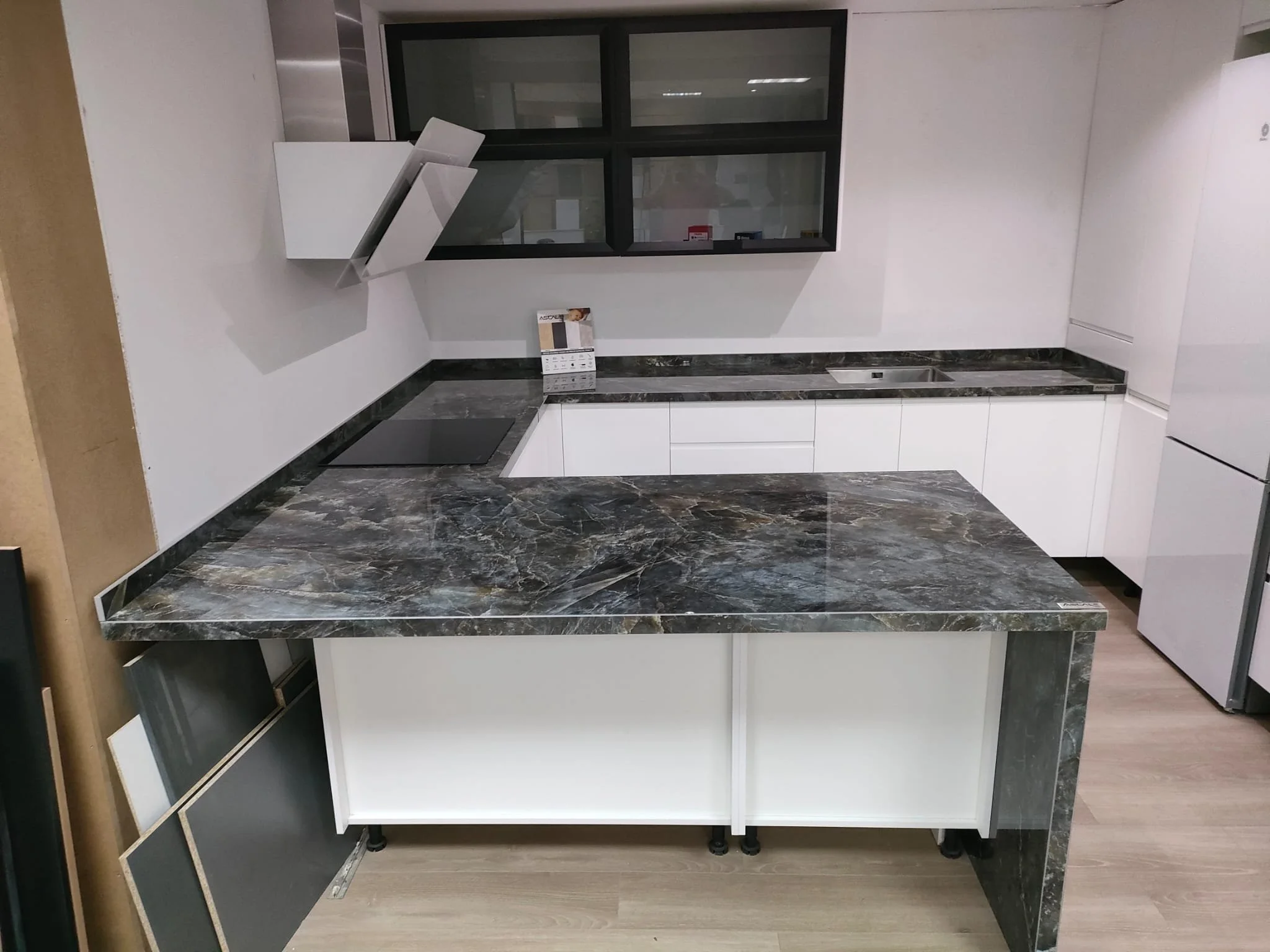 Labradorite kitchen 3.jpg