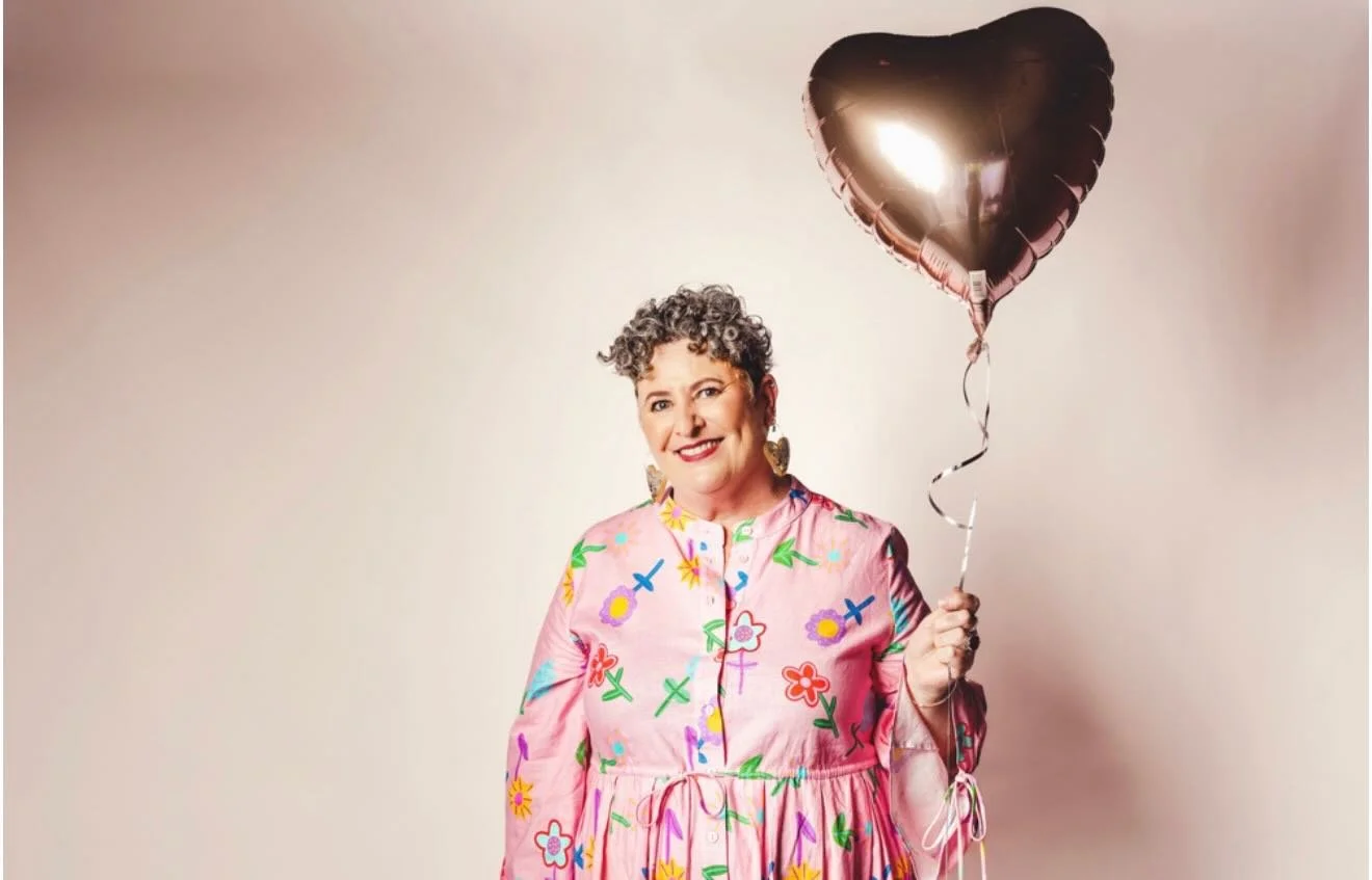 Here&rsquo;s something you should know about me: I don&rsquo;t really do boring 🤍

I believe your celebrant should bring as much personality to the day as you do, because a ceremony isn&rsquo;t just a legal formality. It&rsquo;s the part your guests