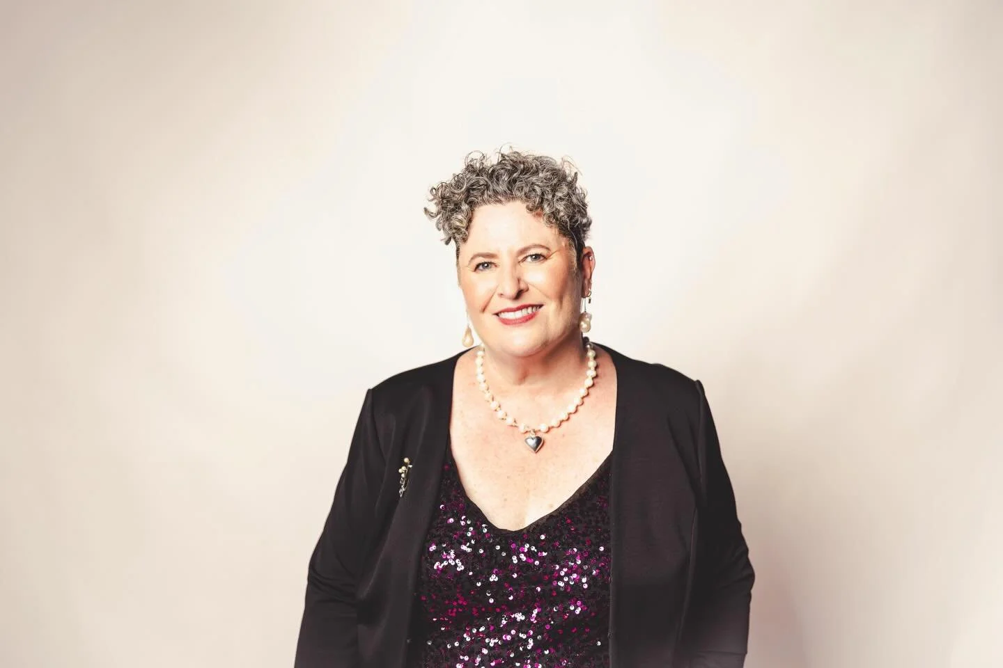 Hi, I&rsquo;m Kate and I&rsquo;ve been making strangers cry at weddings for years.

Turns out? I&rsquo;m actually really good at it.

I&rsquo;m a marriage celebrant based in Brisbane, and I work across the Gold Coast and Sunshine Coast too. I create 