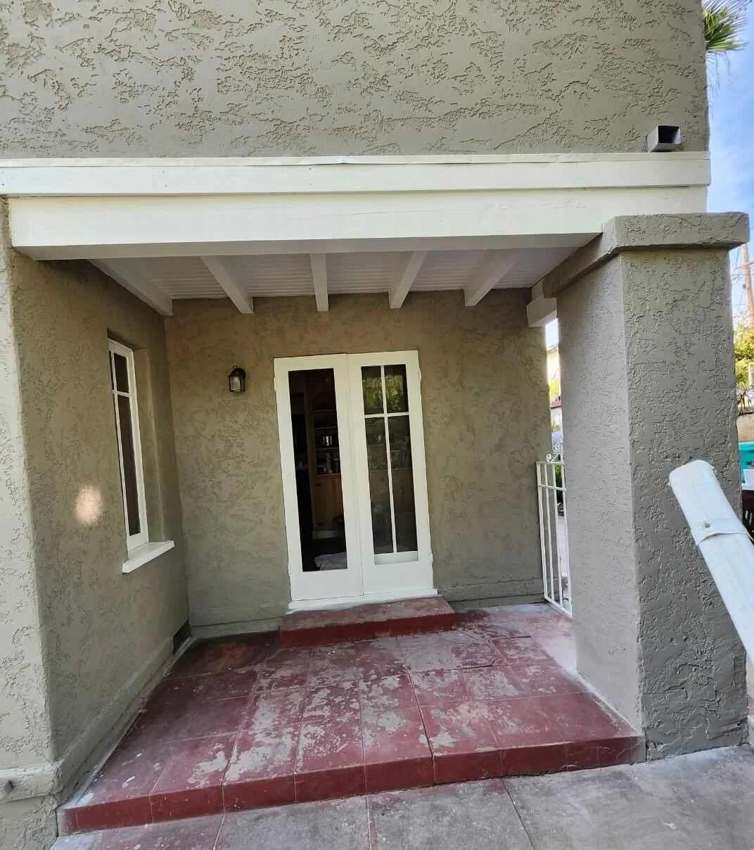 Exterior structural repair of cross support beam