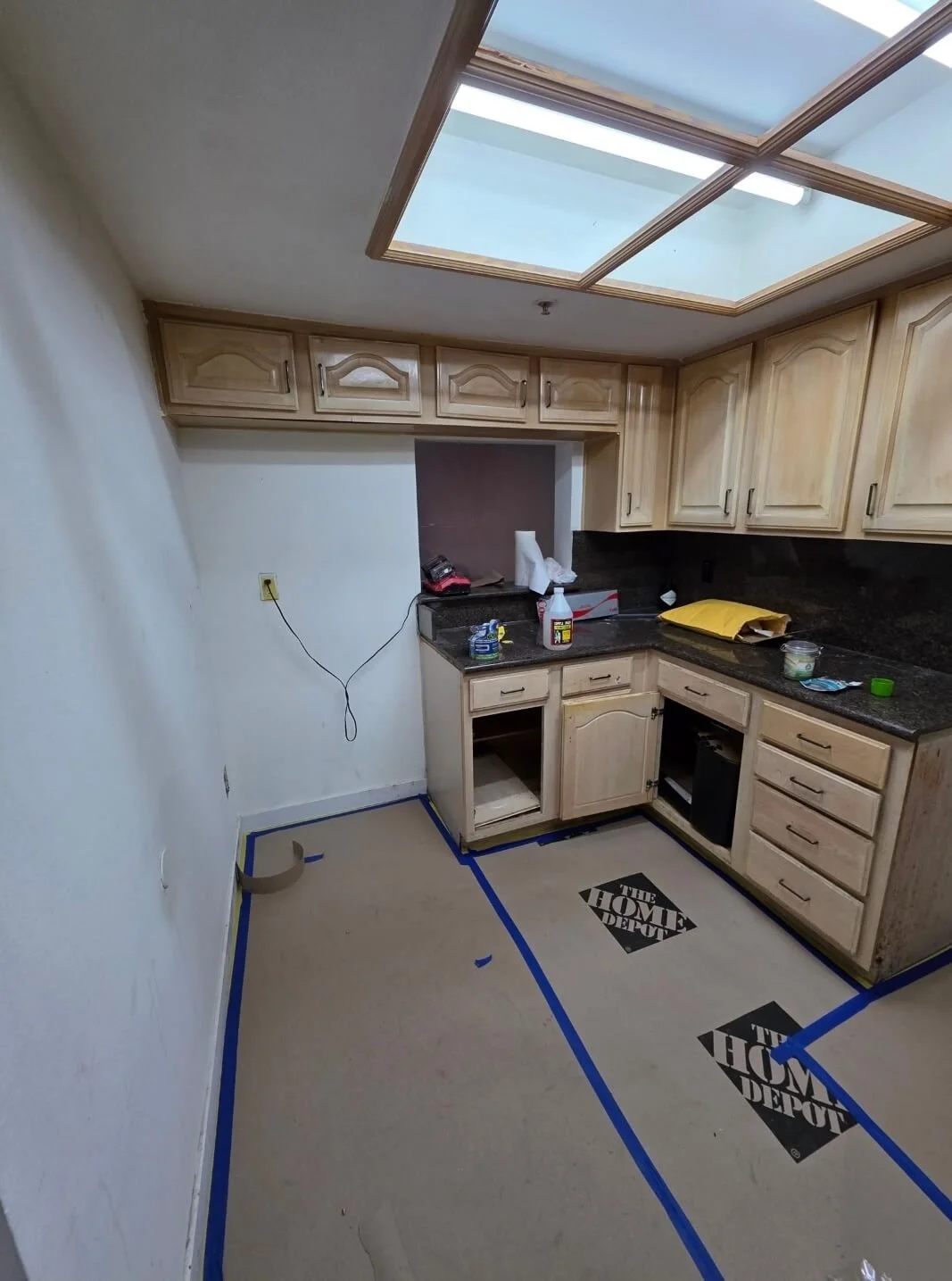 Upgrade kitchen in tenant lived in apartment. Refurnished cabinets