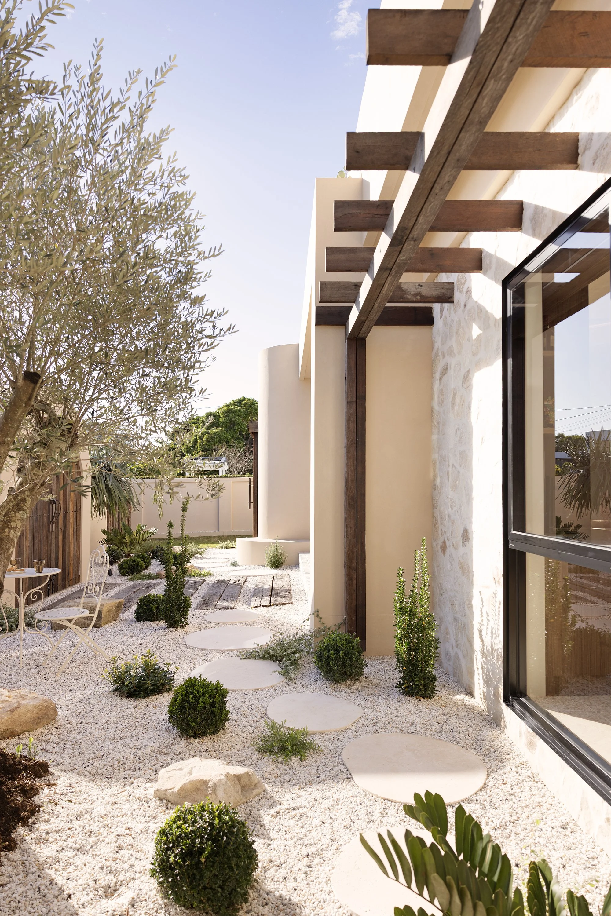 Casa Franc 68 LR.jpg