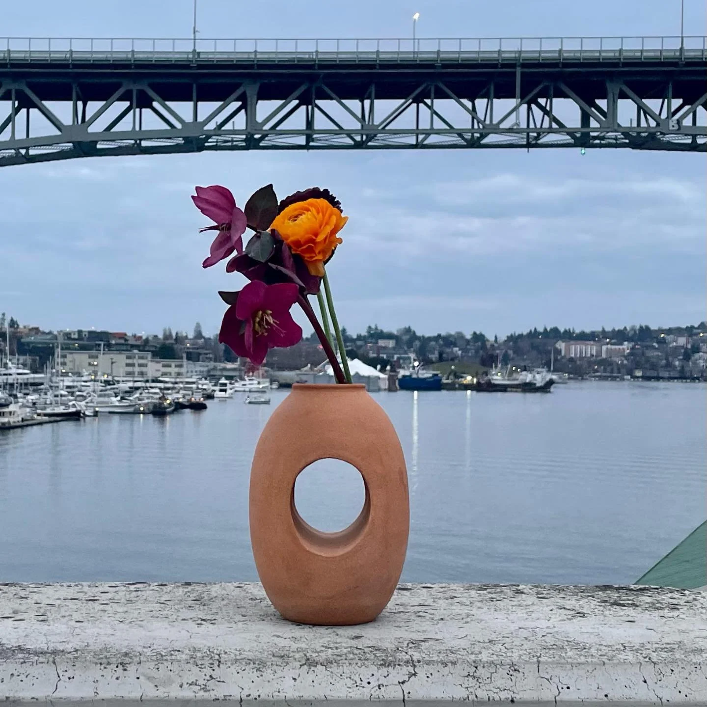 classic Seattle &ldquo;spring&rdquo; day ☁️

.
.
.
#pottery #ceramics #wheelthrownceramics #studiopottery #madeinseattle  #cone6  #contemporaryceramics #handmadeceramics #ceramicart #modernceramicst